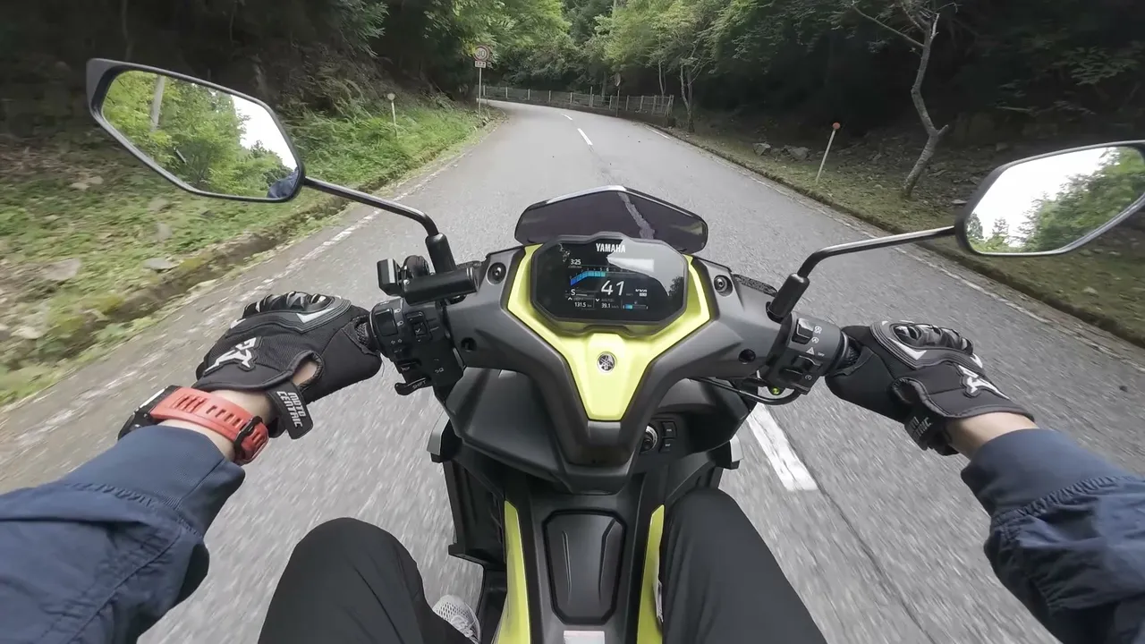 AEROX 155実走レビュー【後編】峠・ハンドリング・ブレーキ・積載・燃費|8時間乗った結論 ブレーキと高速域:安心感はある、でも万能ではない