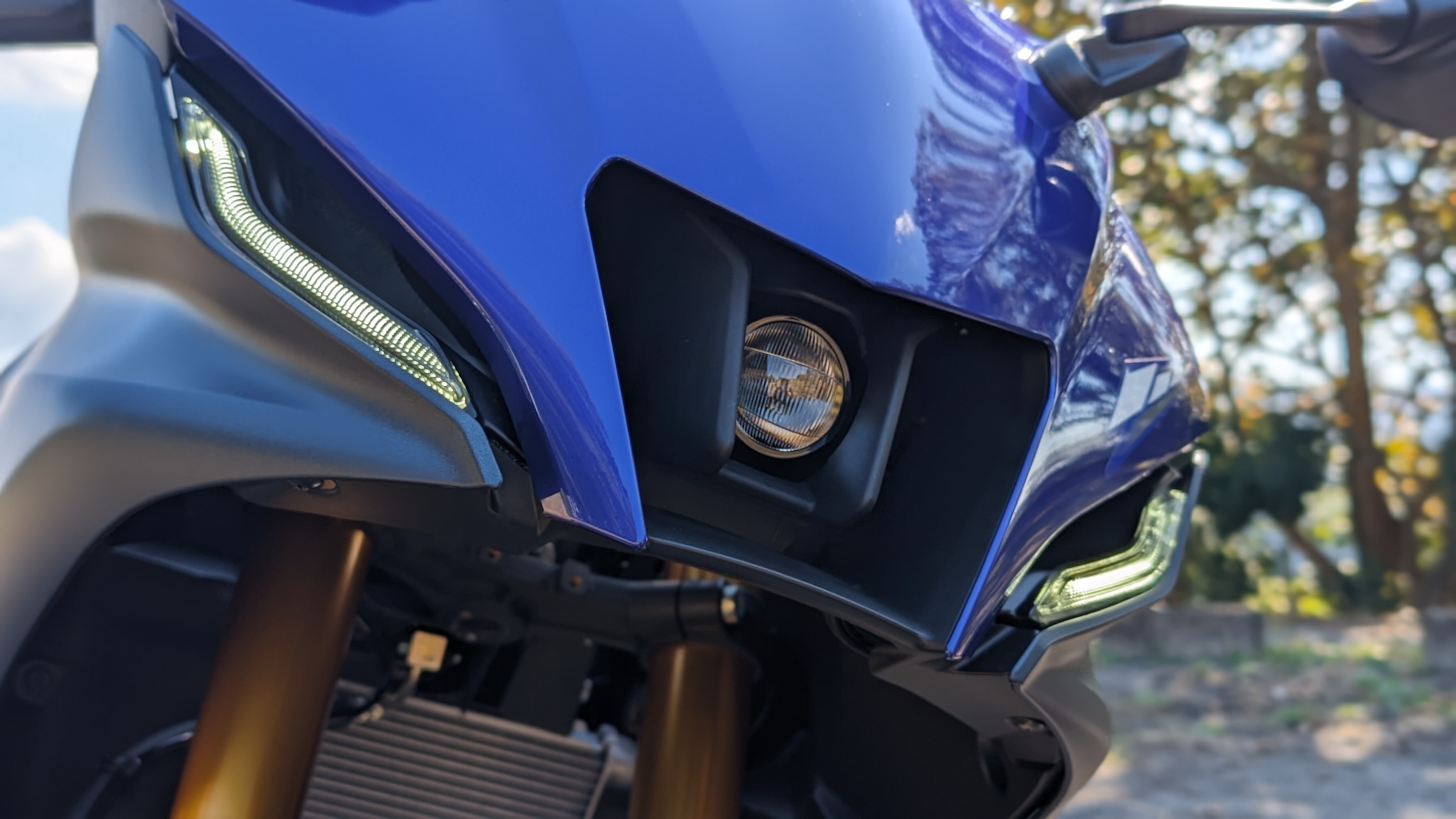 2023_frontlights_001