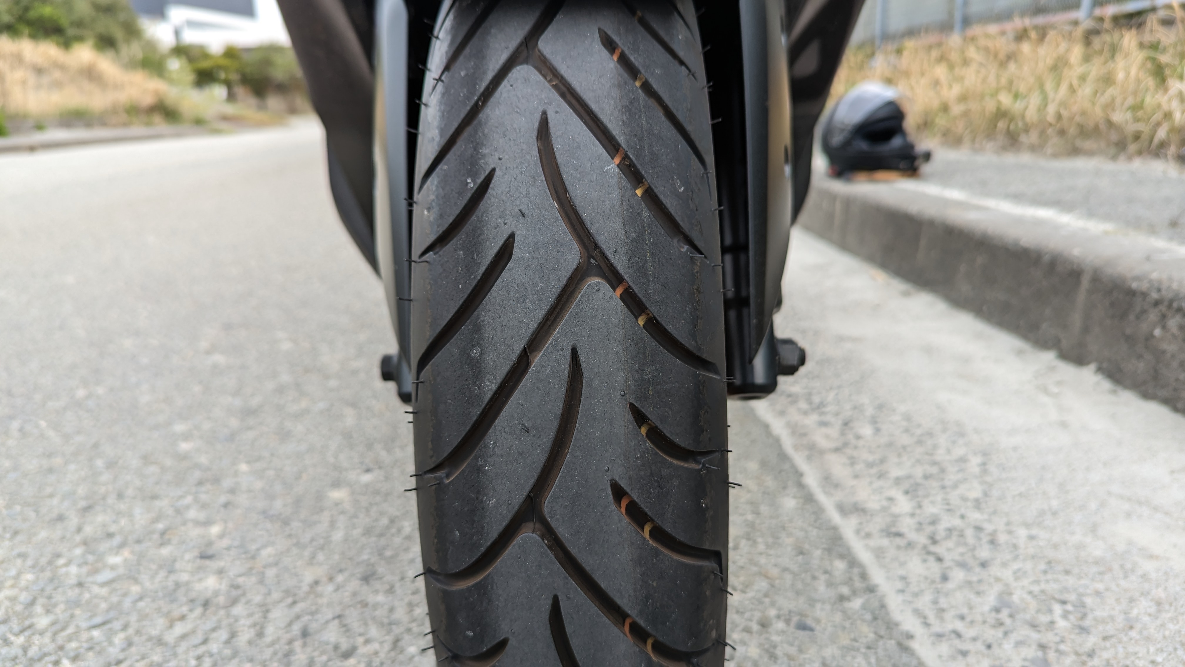 250_2021_fronttire_001
