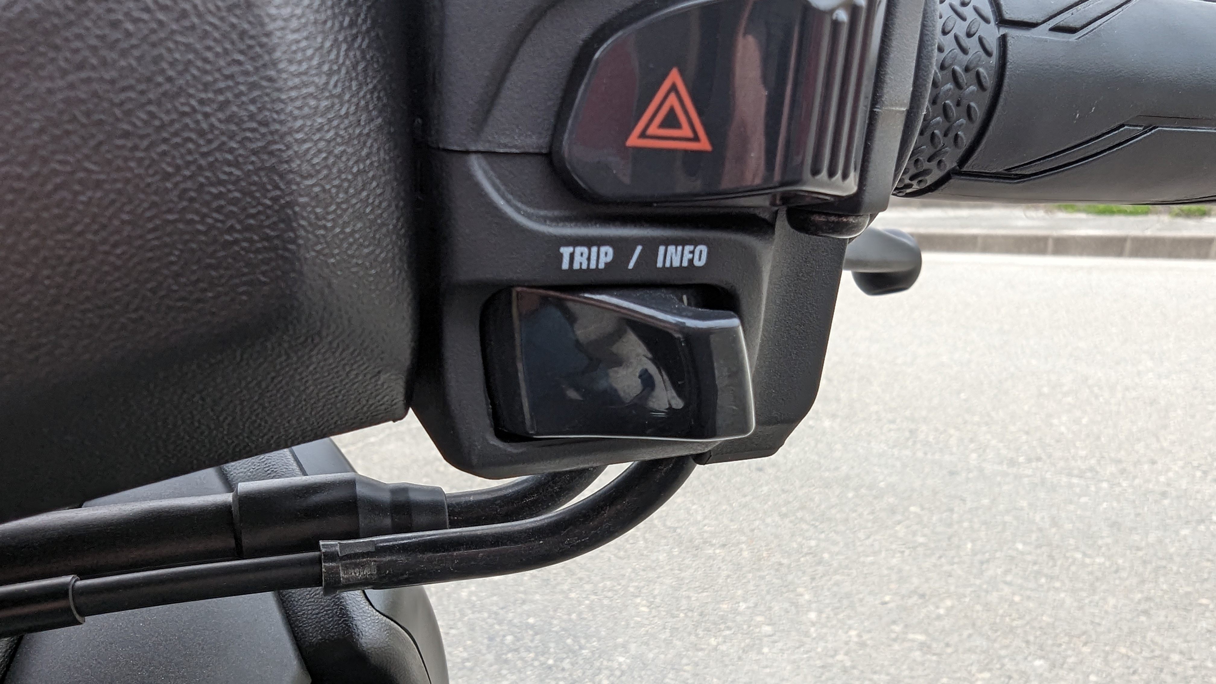 250_2021_handlebarcontrols_001