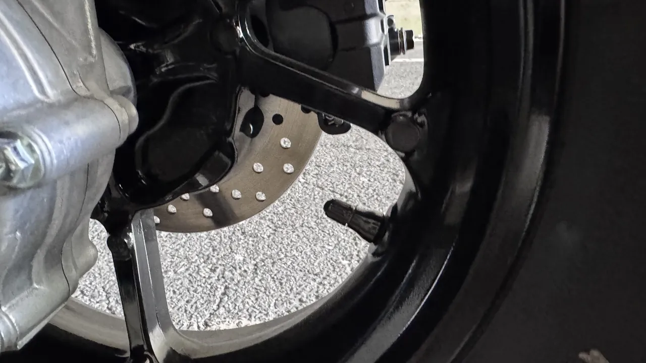 YAMAHA AEROX155 航続距離が短めで、給油が早い