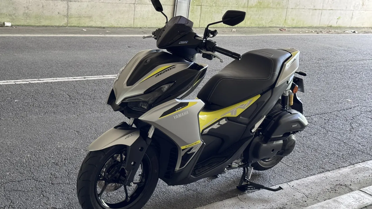 YAMAHA AEROX155 夜道の見え方は環境次第で物足りなさあり