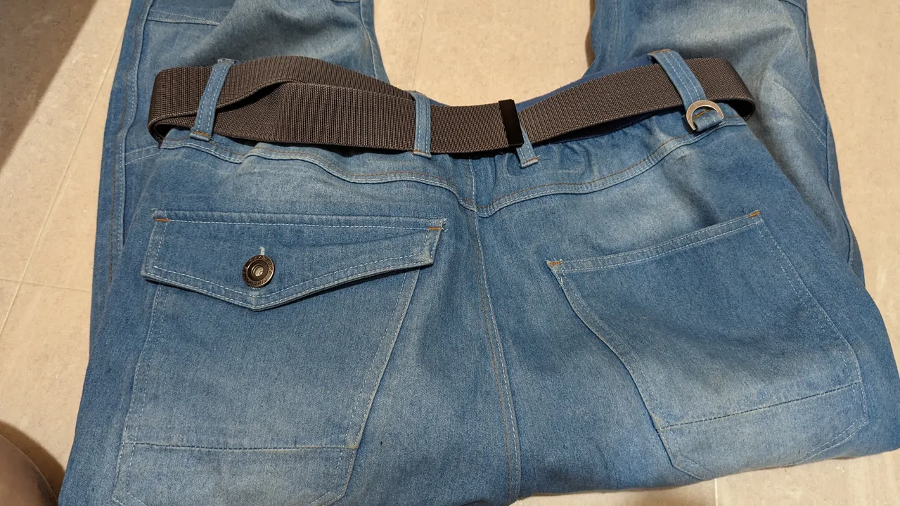 ワークマン WP002A 4D防水ストレッチデニムパンツ（写真6）