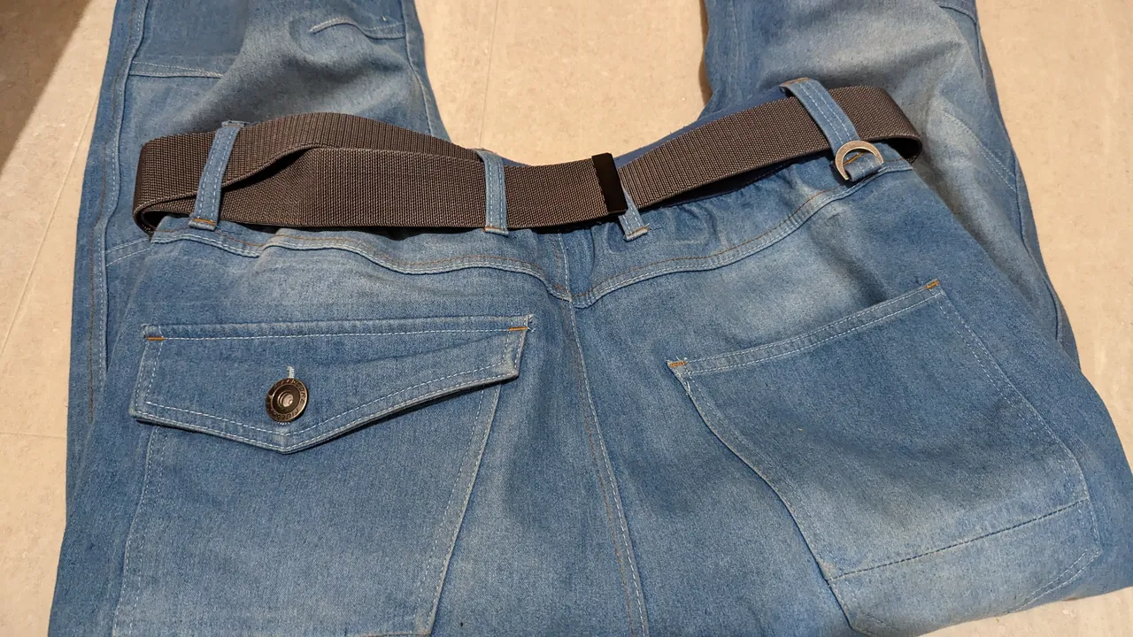 ワークマン WP002A 4D防水ストレッチデニムパンツ（写真7）