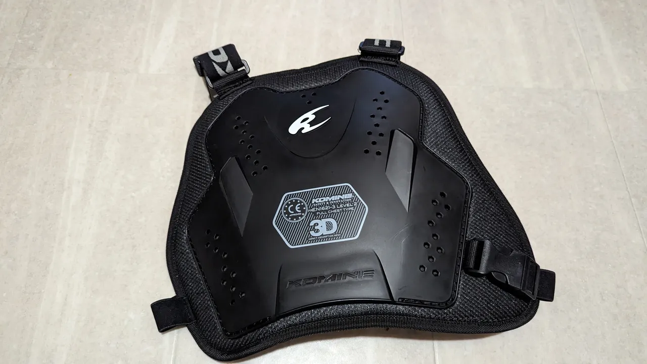 KOMINE SK-809 CEレベル2 マルチチェストプロテクター(写真1)