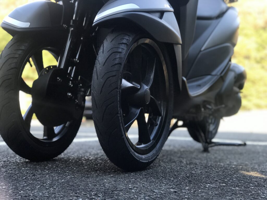Tricity125Before_frontwheels_003