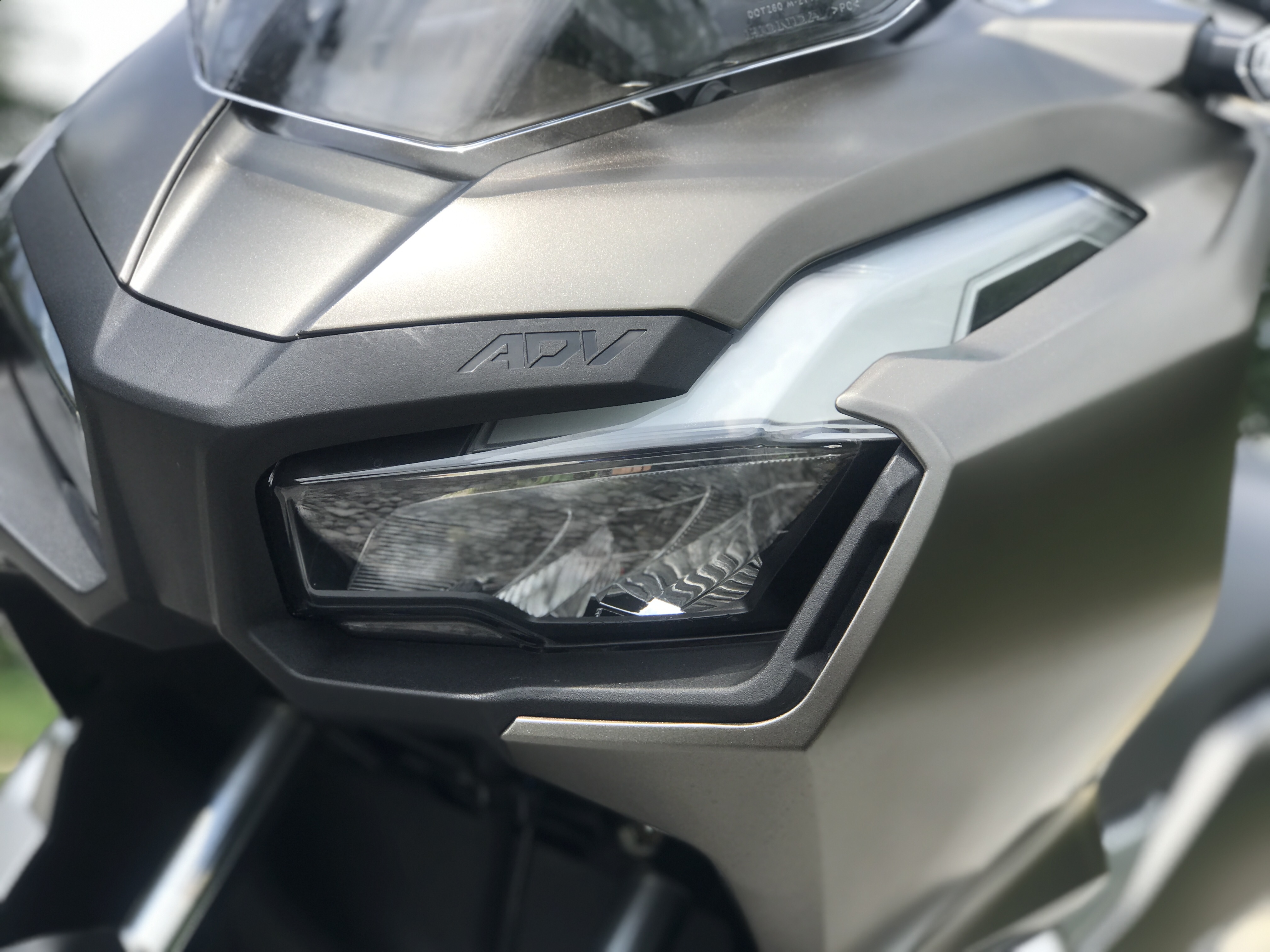 adv150_headlight_003