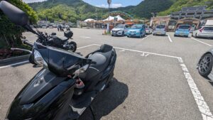 black_PXL_20240521_013316094