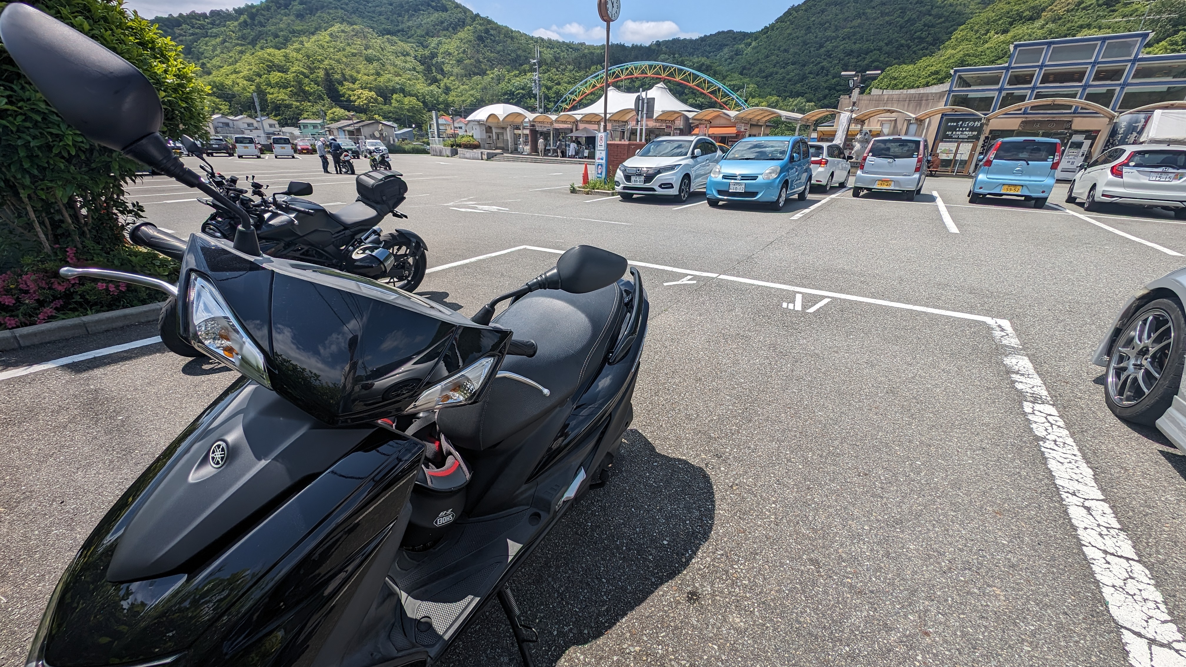 black_PXL_20240521_013316094