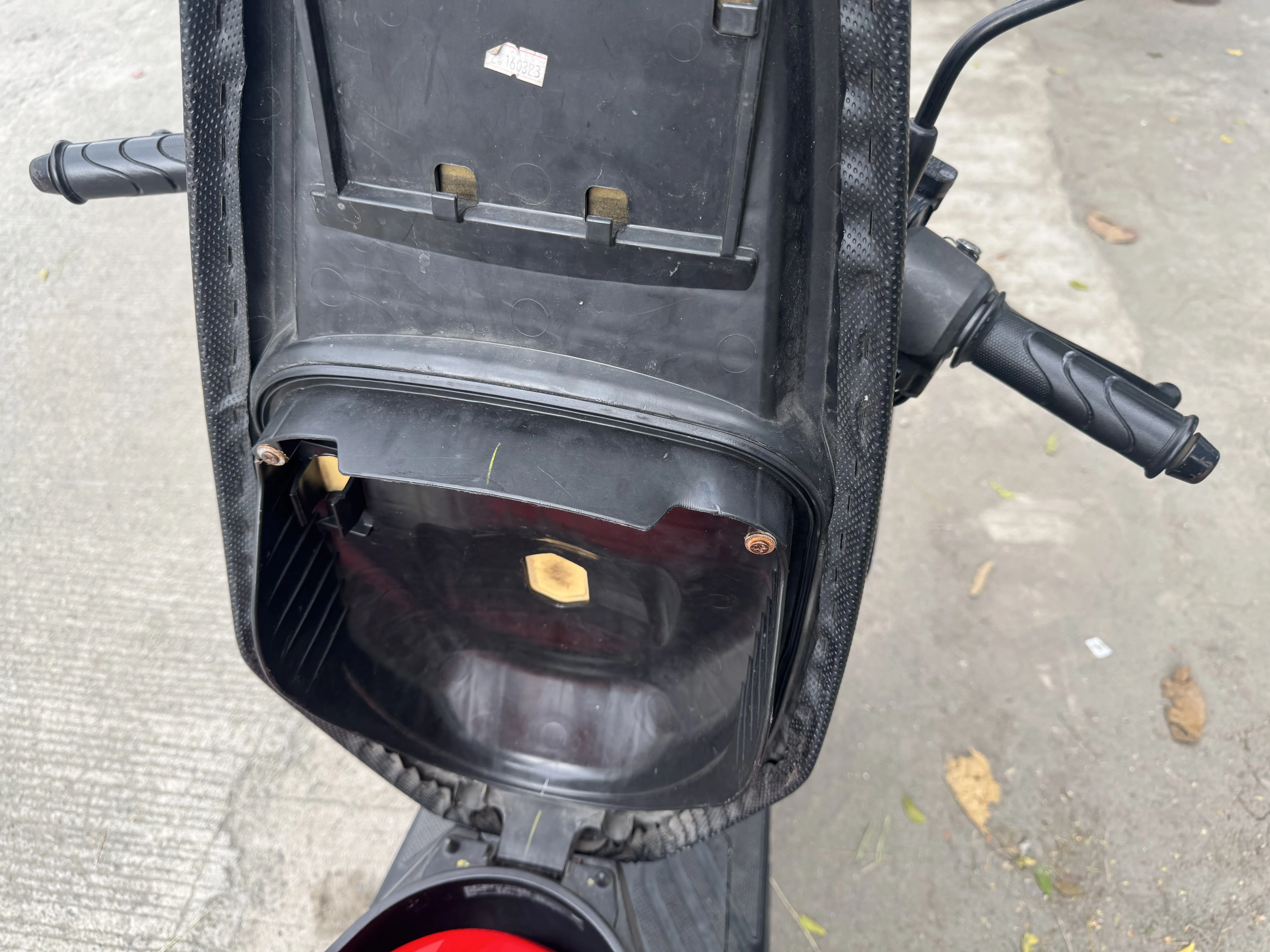 click125_seatstorage_001