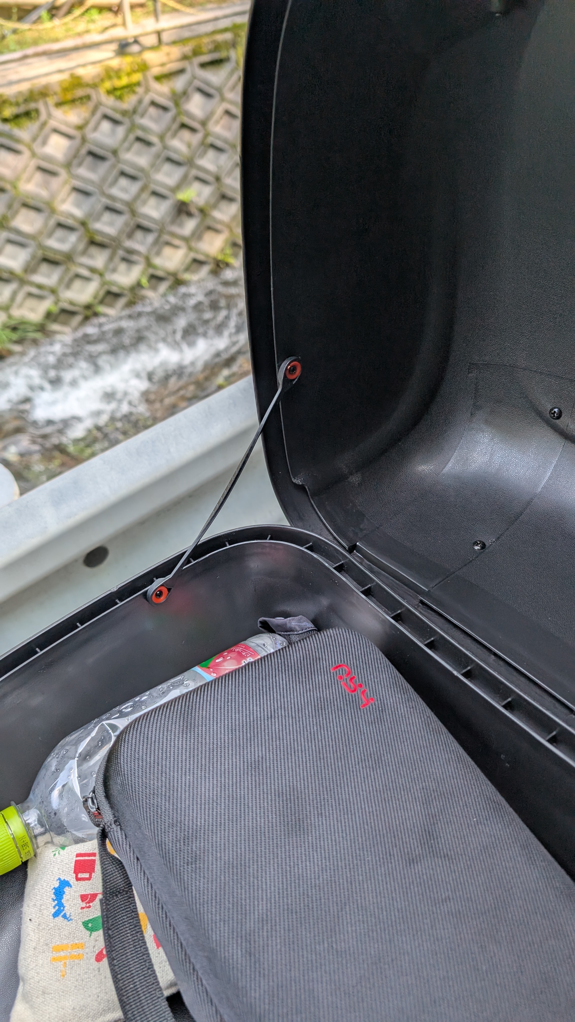 cuve_underseatstorage_001