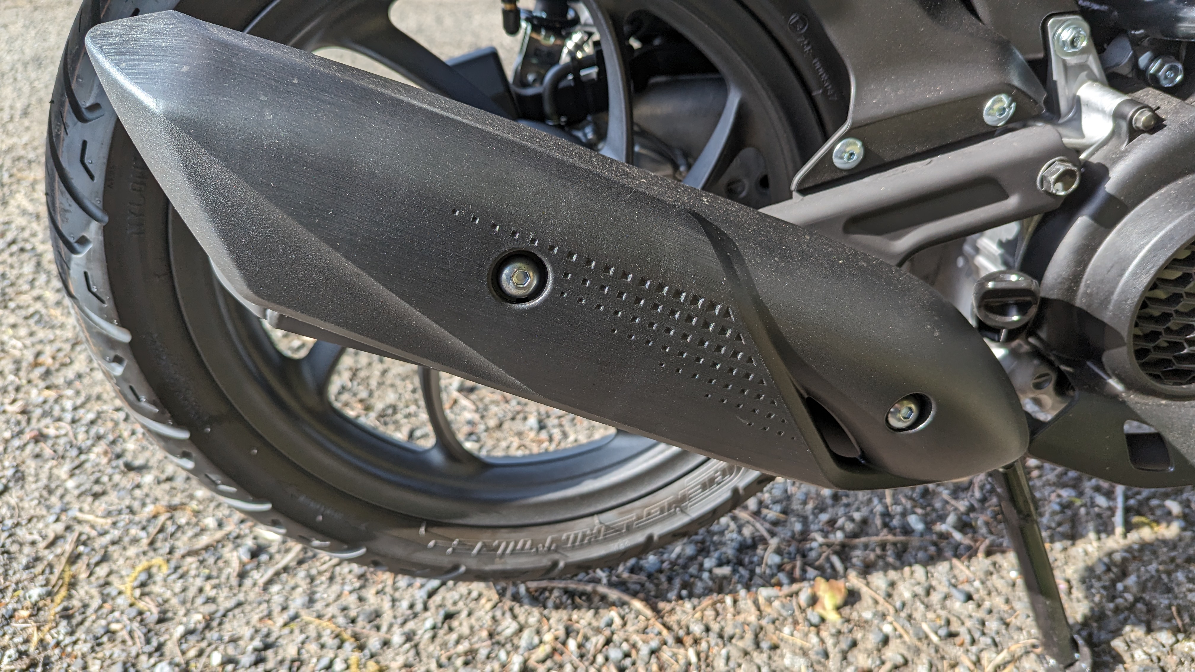 dio110_basic_exhaustcover_001