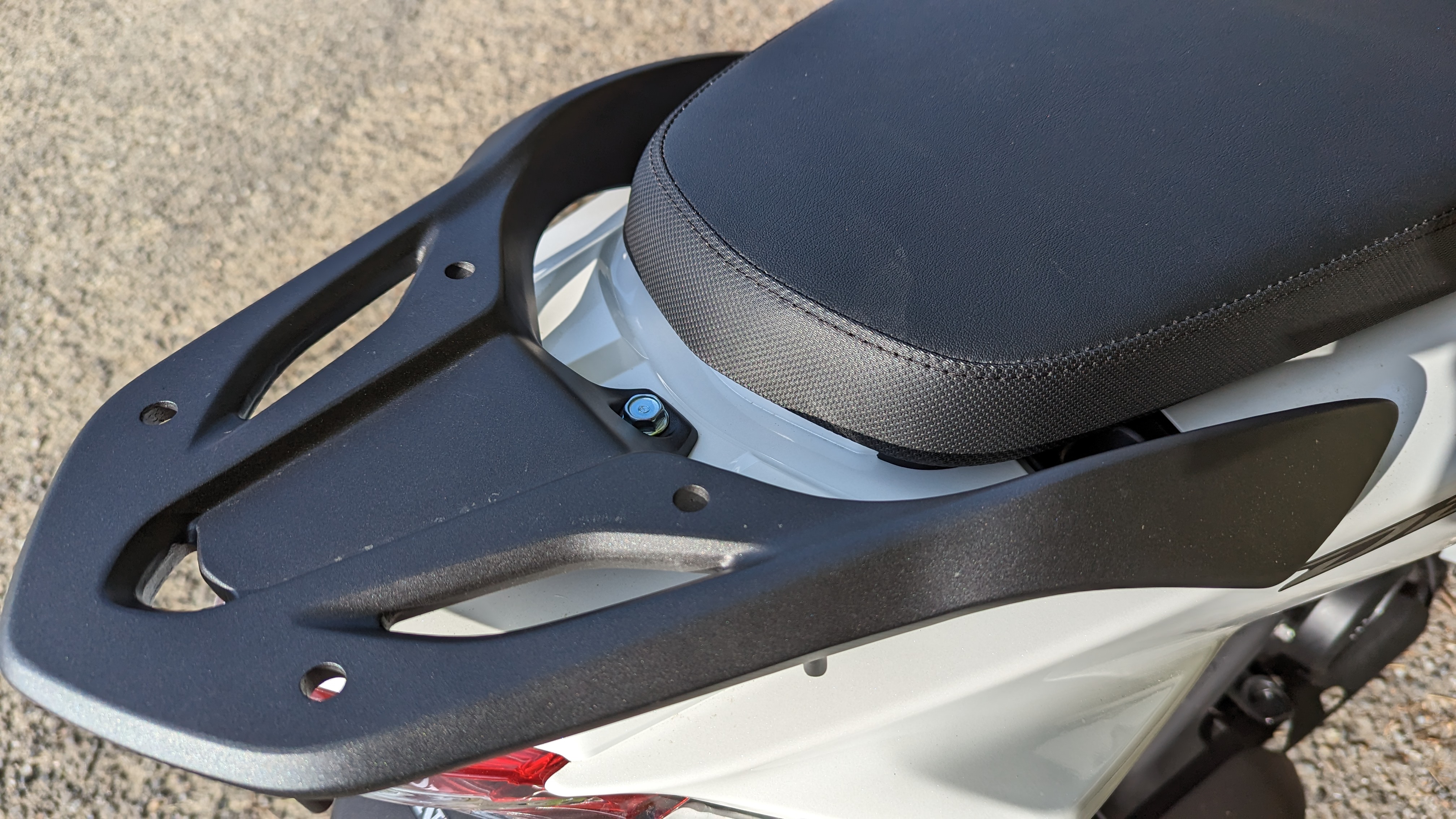 dio110_basic_rearrack_001