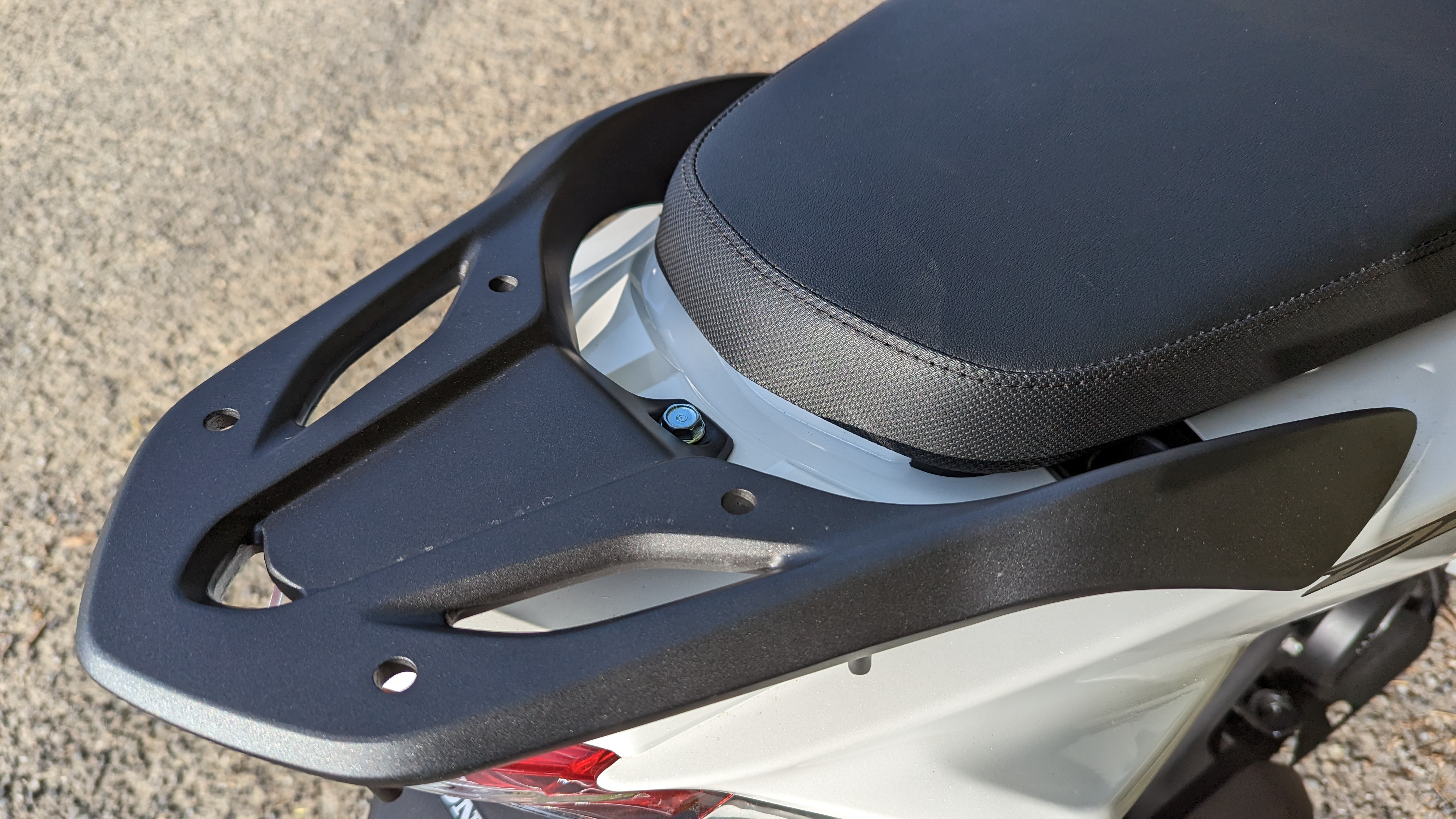 dio110_basic_rearrack_002