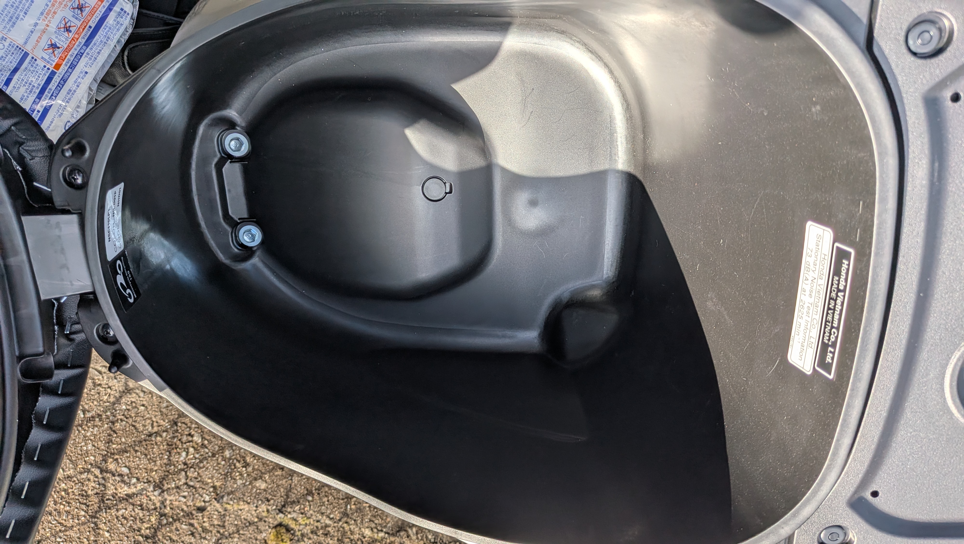 dio110lite_underseatstorage_002