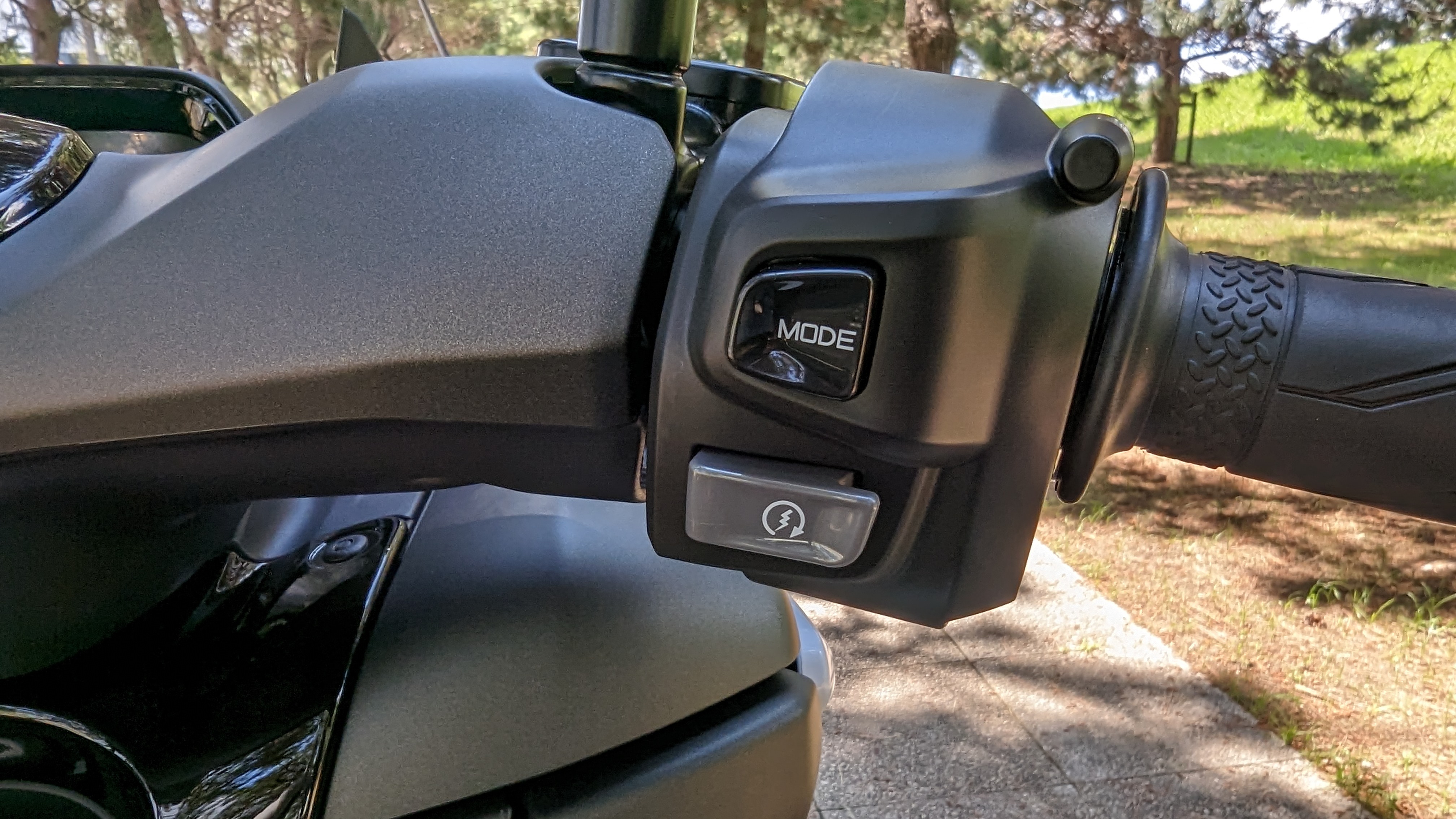e01_handlebarcontrol_001