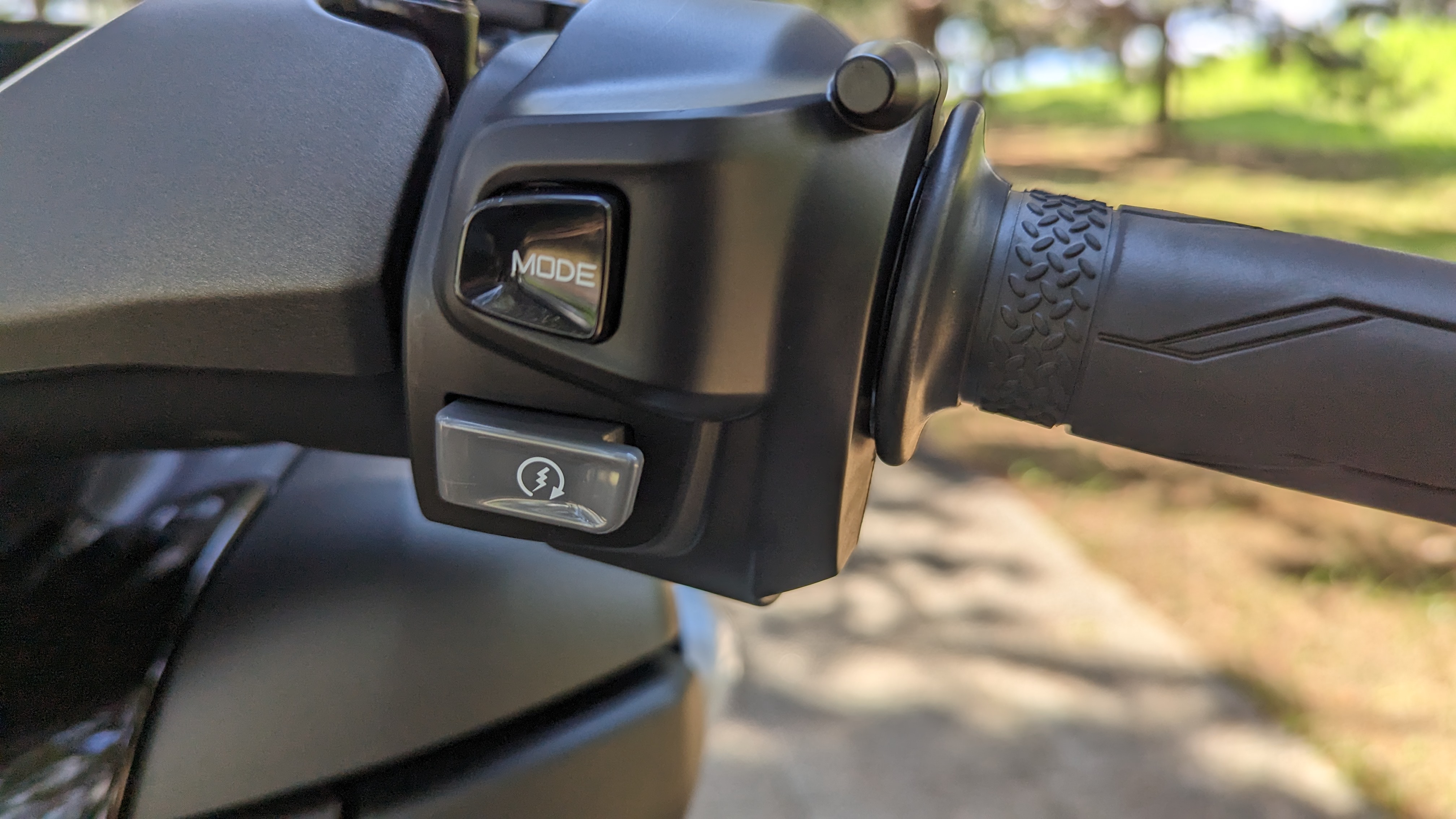 e01_handlebarcontrols_001