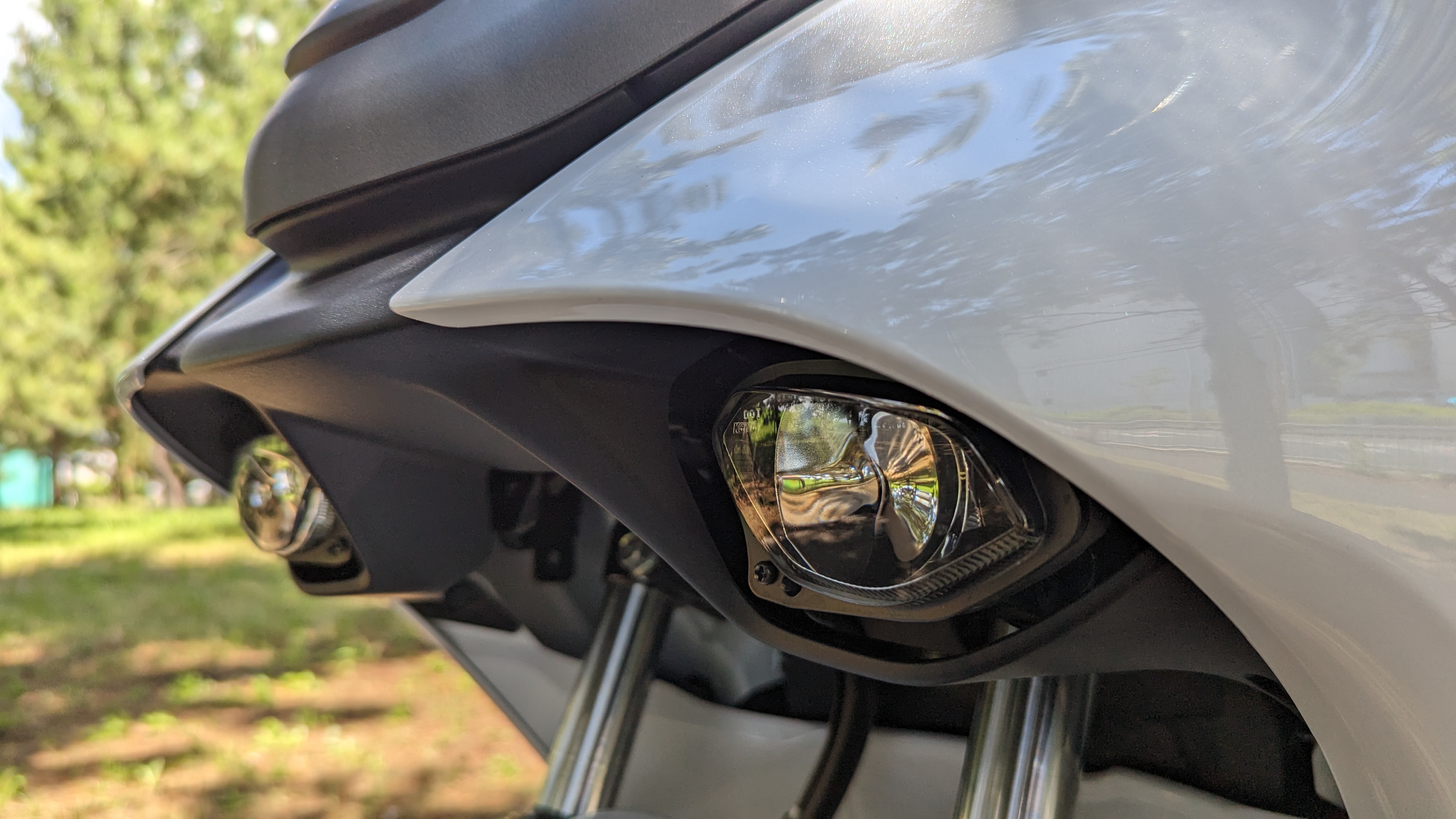 e01_headlight_001