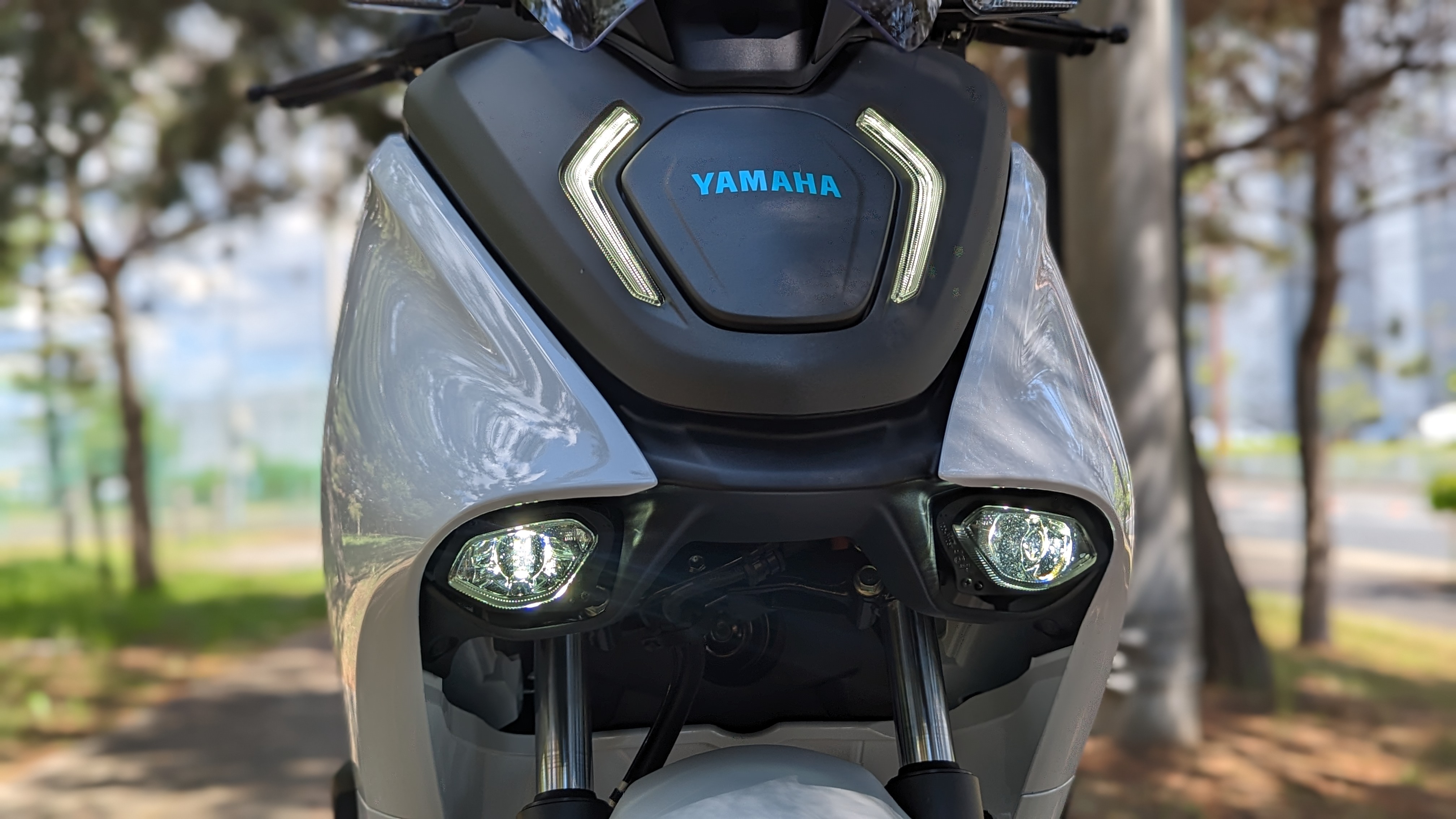 e01_headlight_003