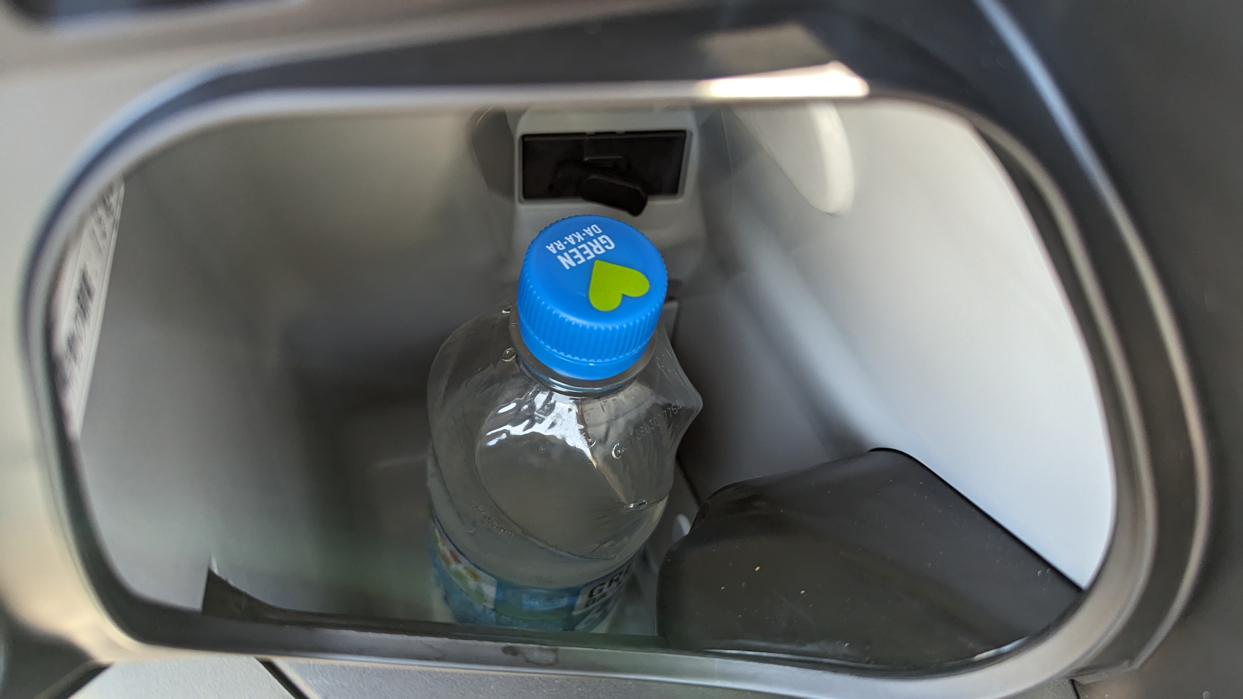 forza250_2023_glovebox_001