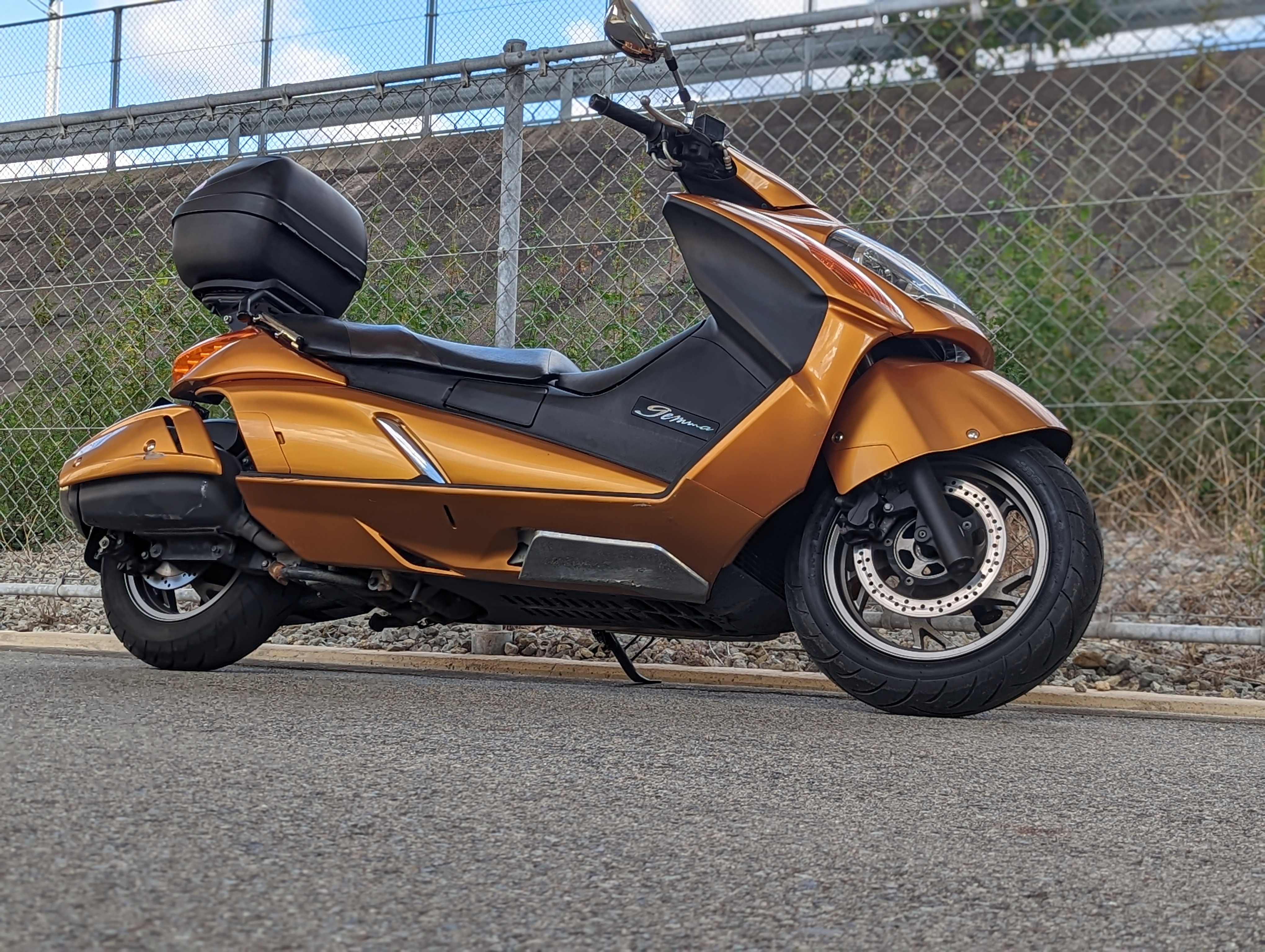 SUZUKI ジェンマ250のオーナーレビュー最高速検証。135キロだったよ
