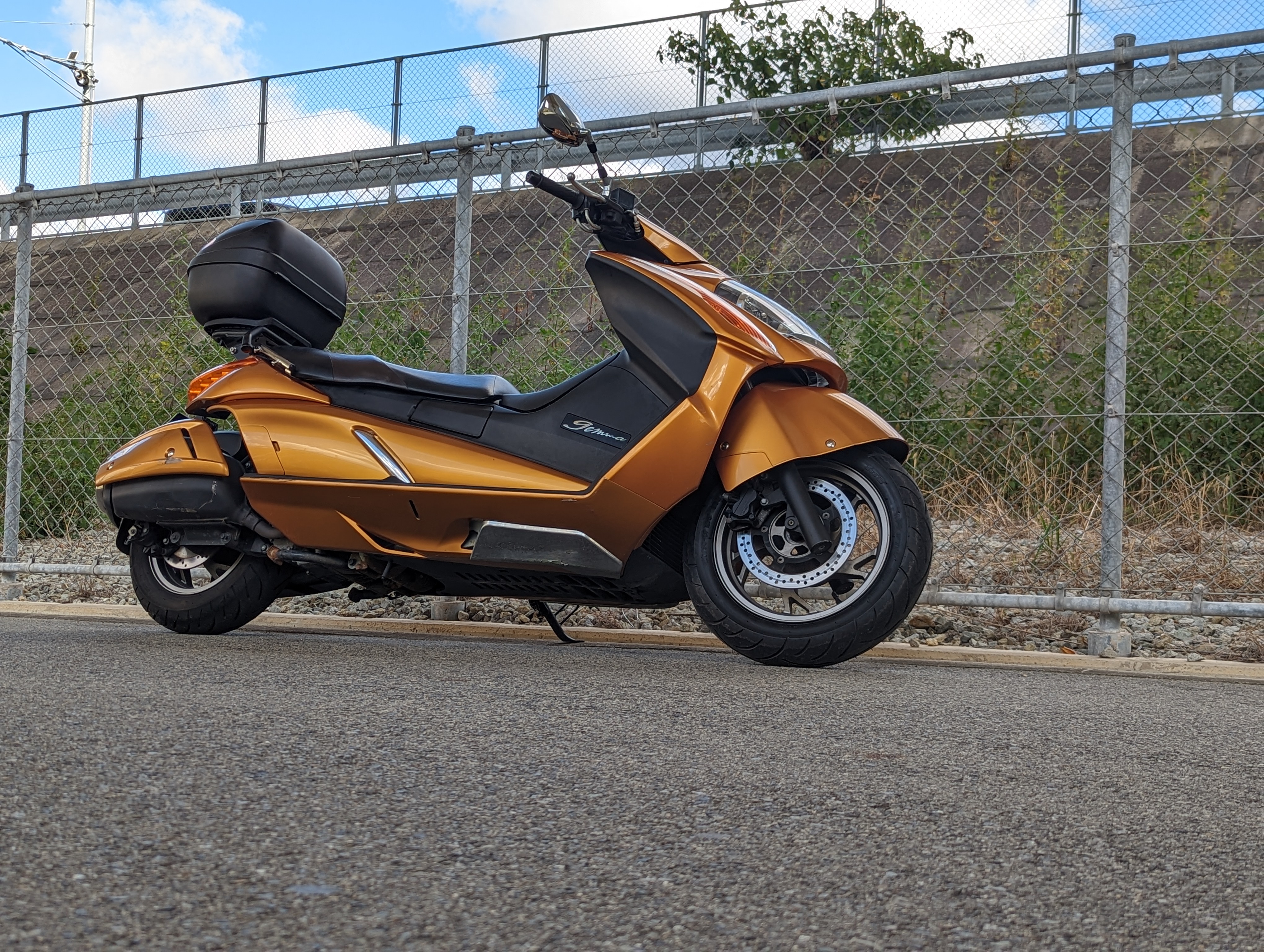 SUZUKI ジェンマ250のオーナーレビュー最高速検証。135キロだったよ