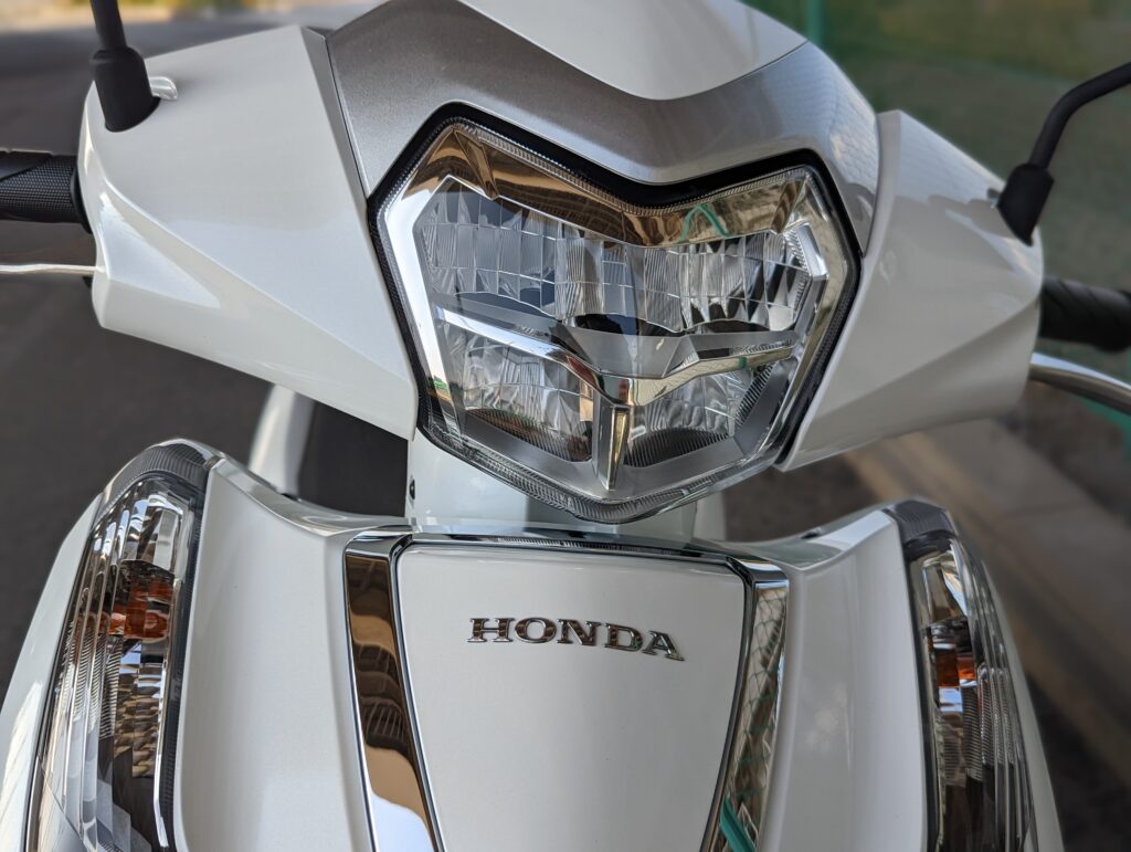 lead125_2022_frontfairing_017
