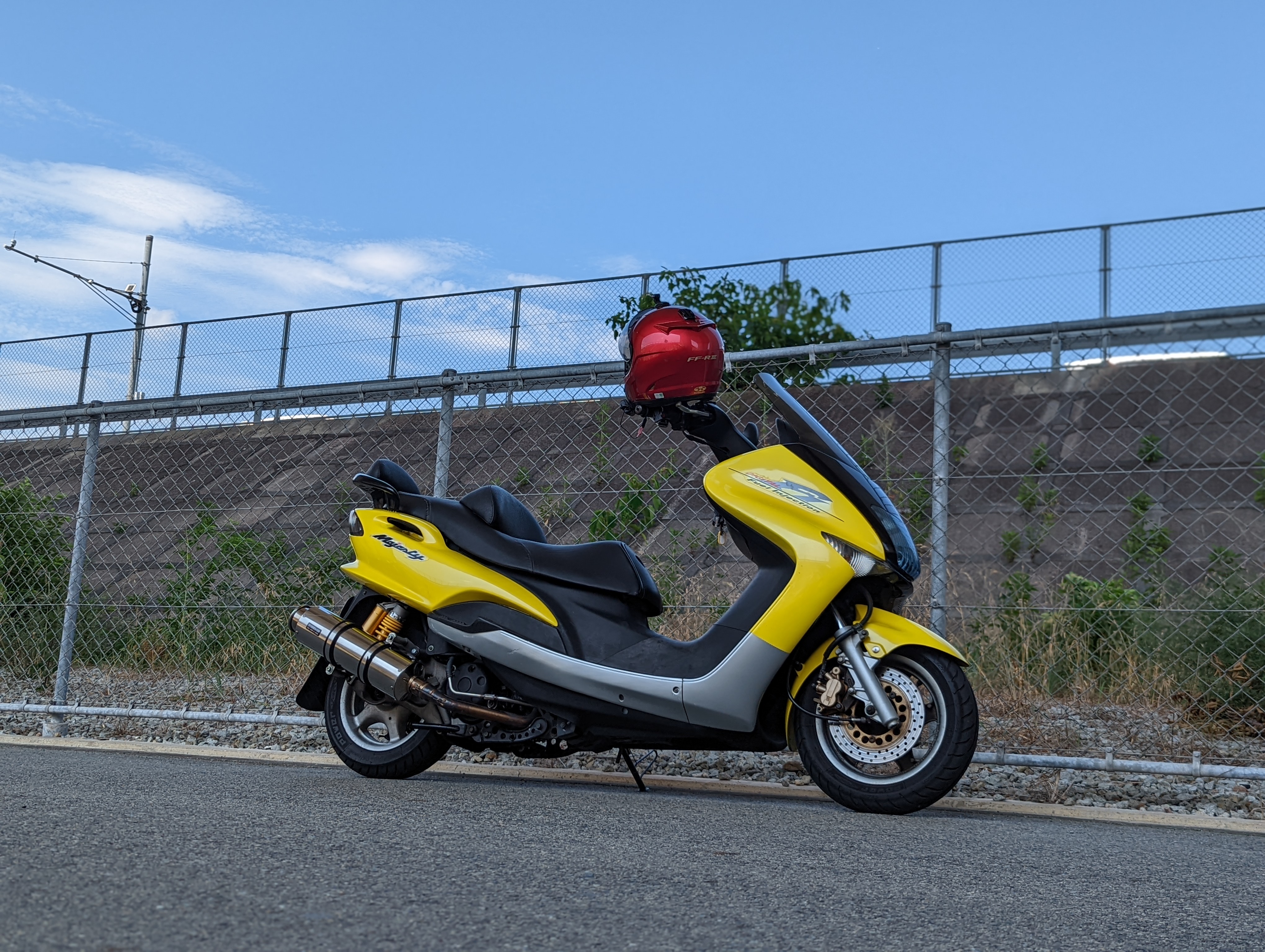 majesty125fi_yellowfairing_005