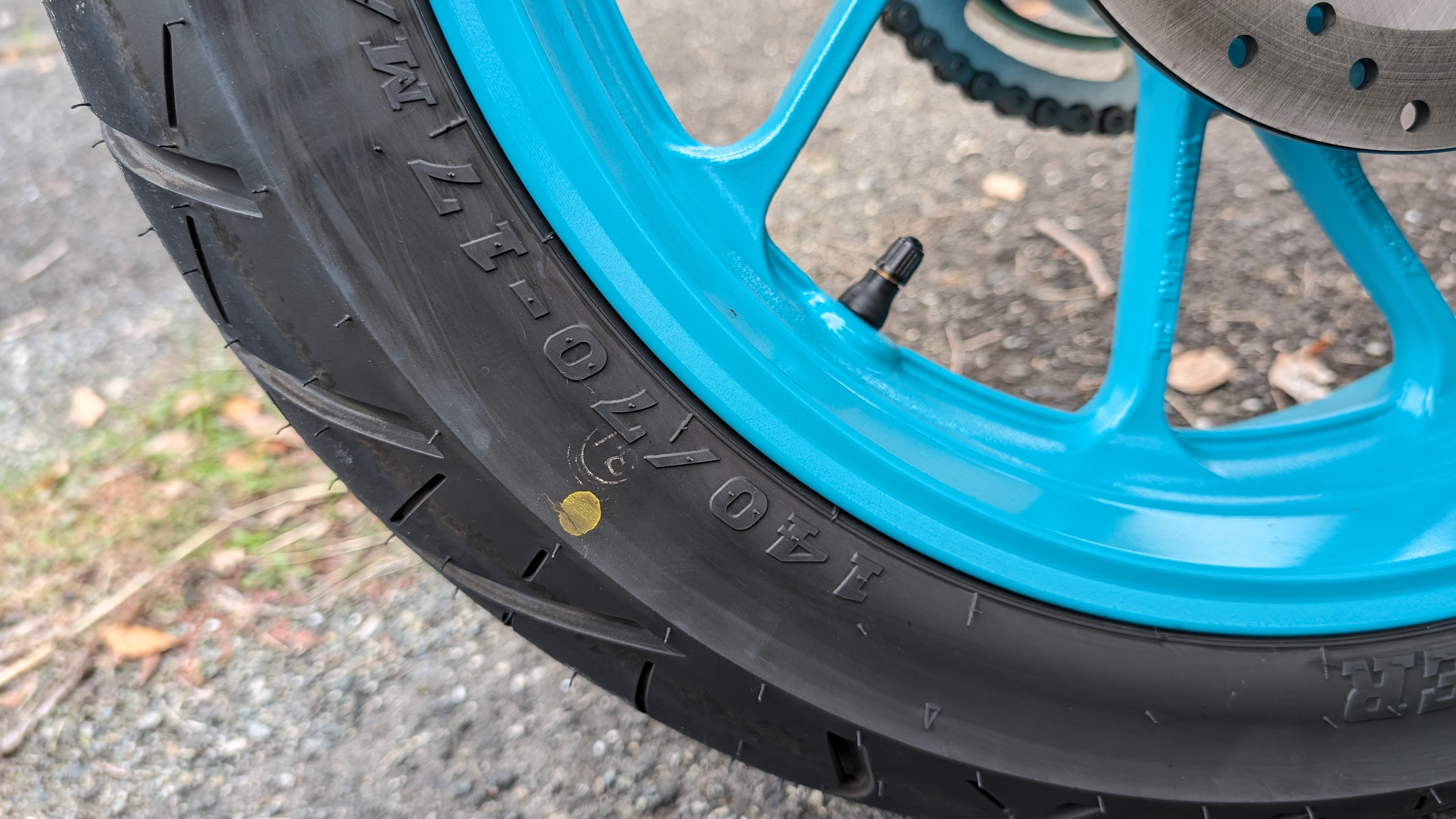 mt125_bluewheeltire_001