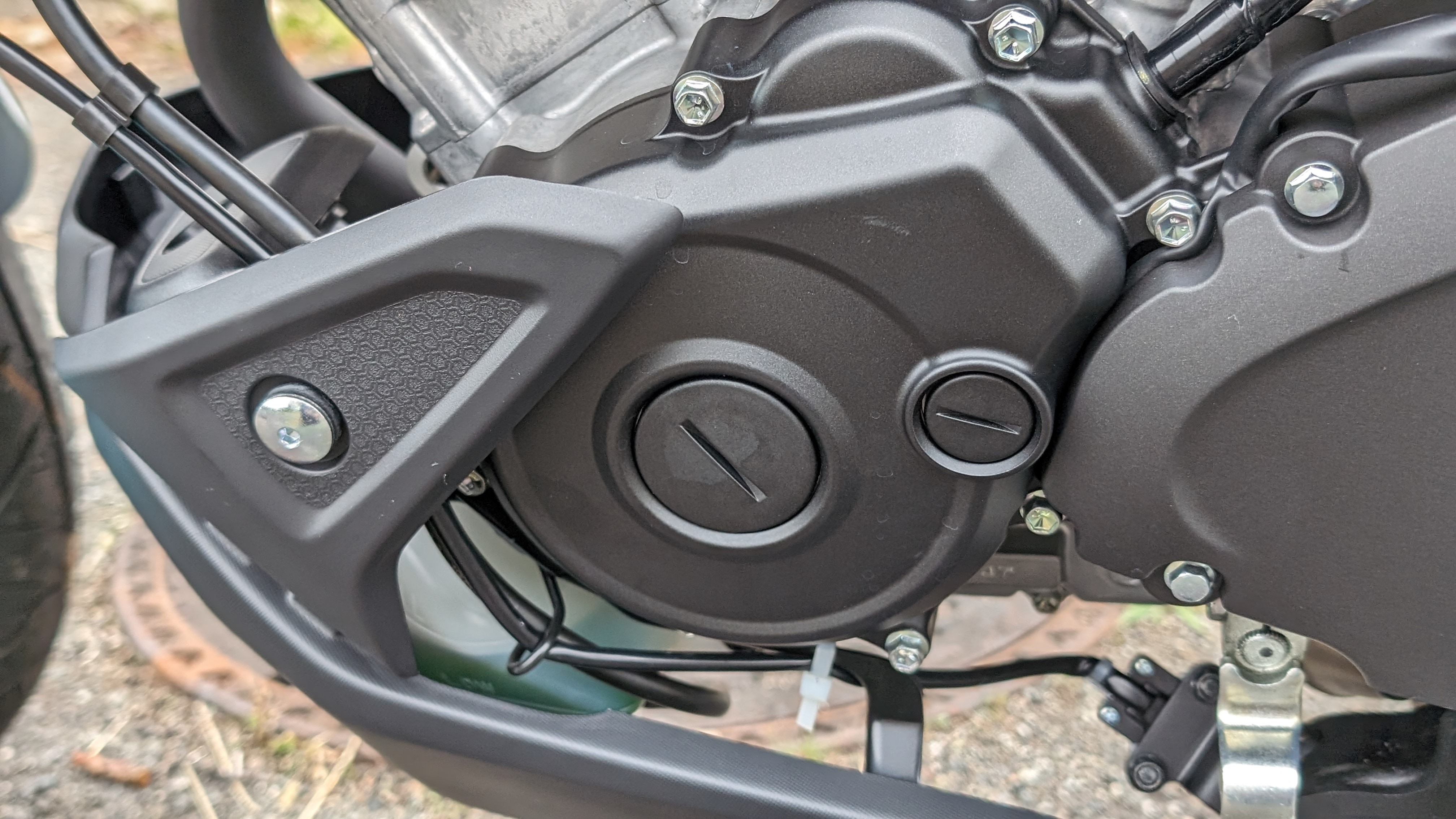 mt125_enginecover_002