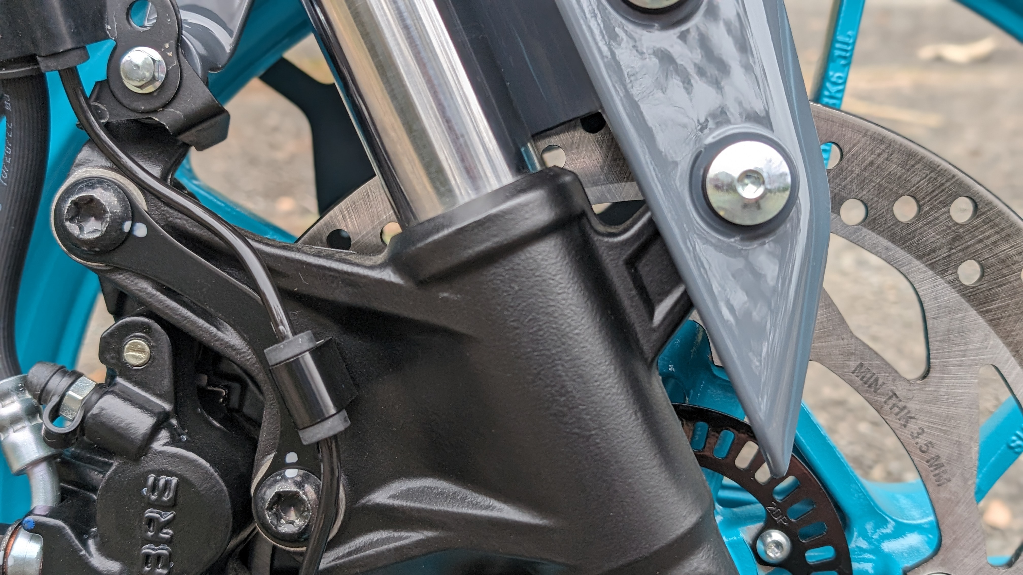 mt125_frontfork_001