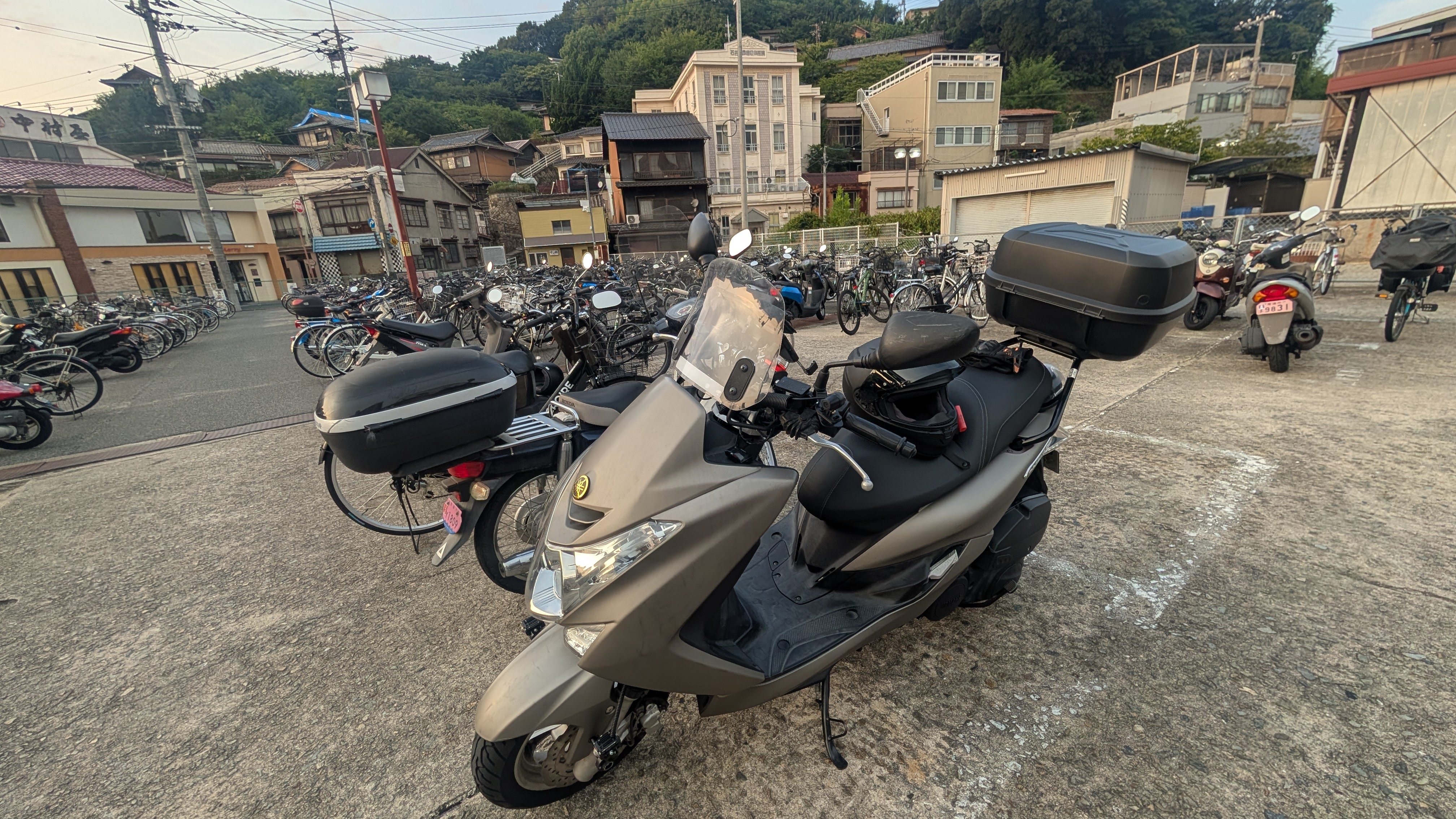 nmax125_2025_scooterfront_001