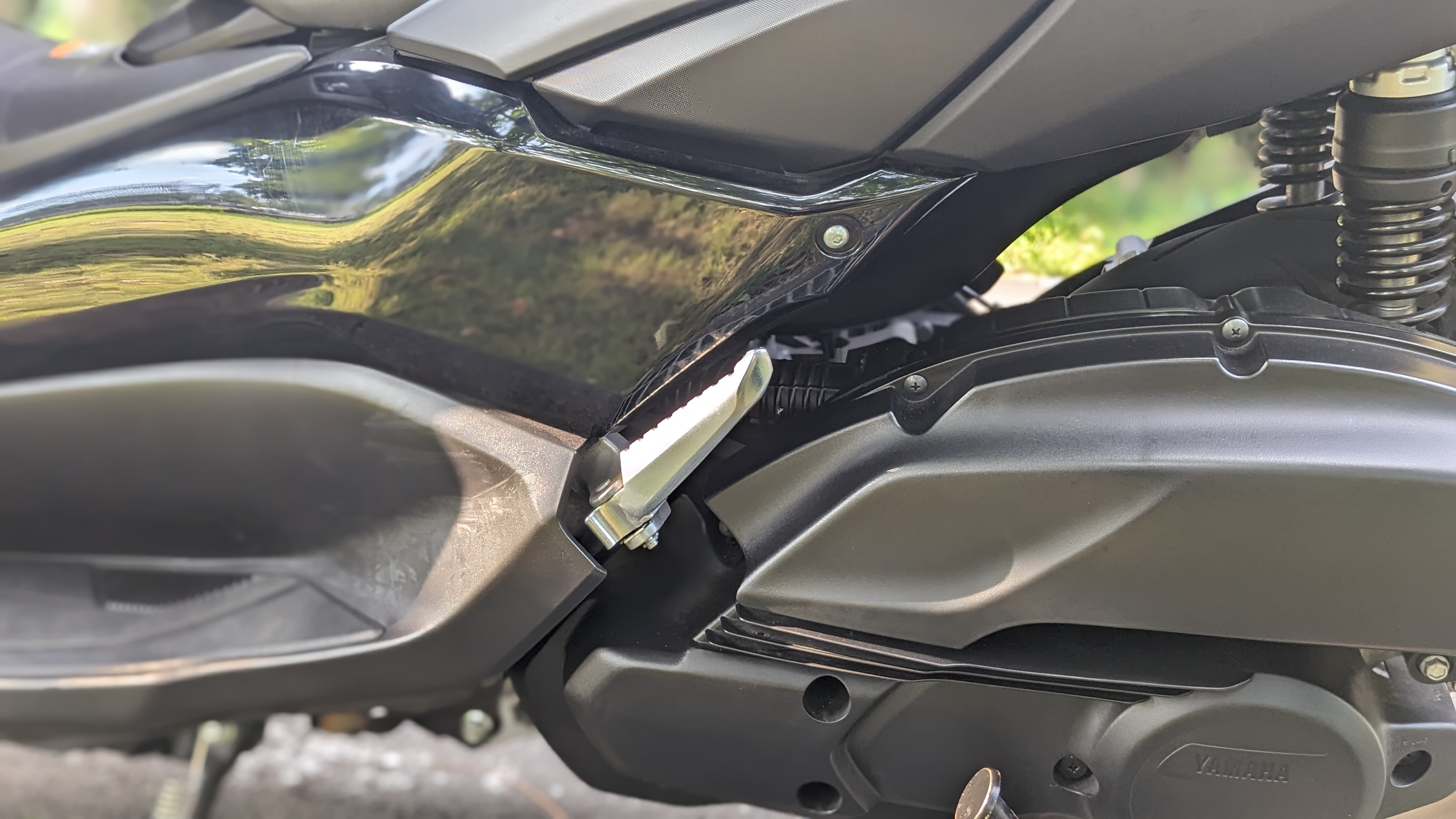nmax155_2023_blacksidefairing_001