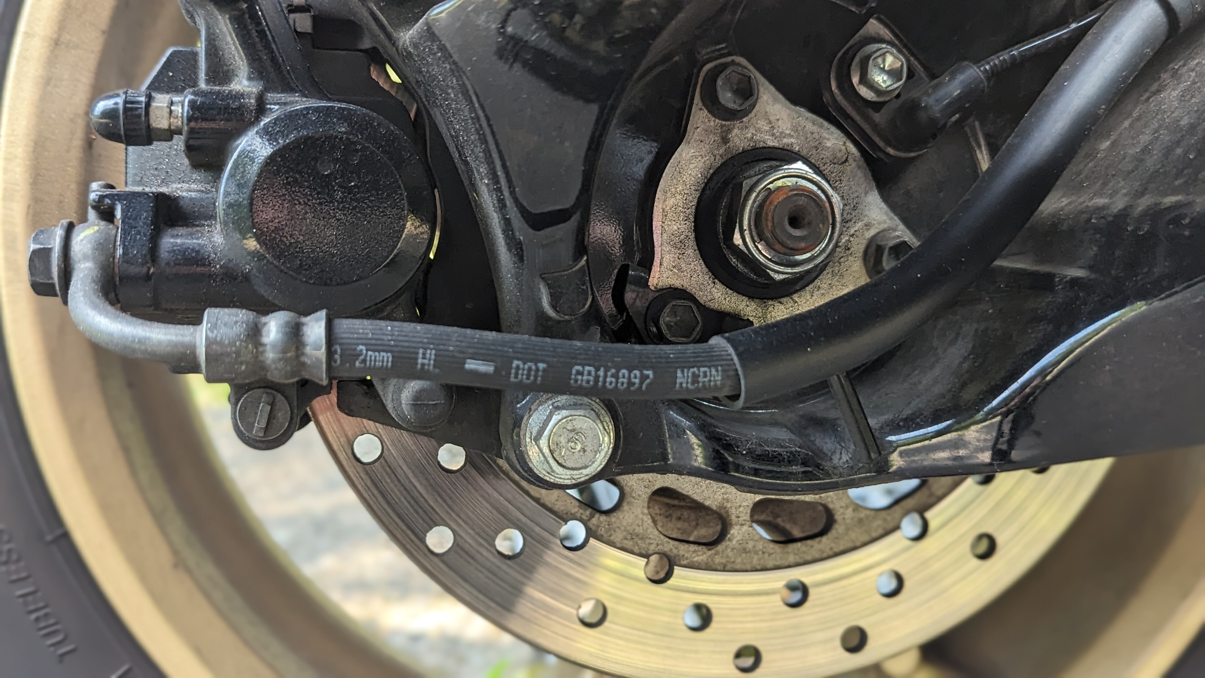 nmax155_2023_discbrakes_001