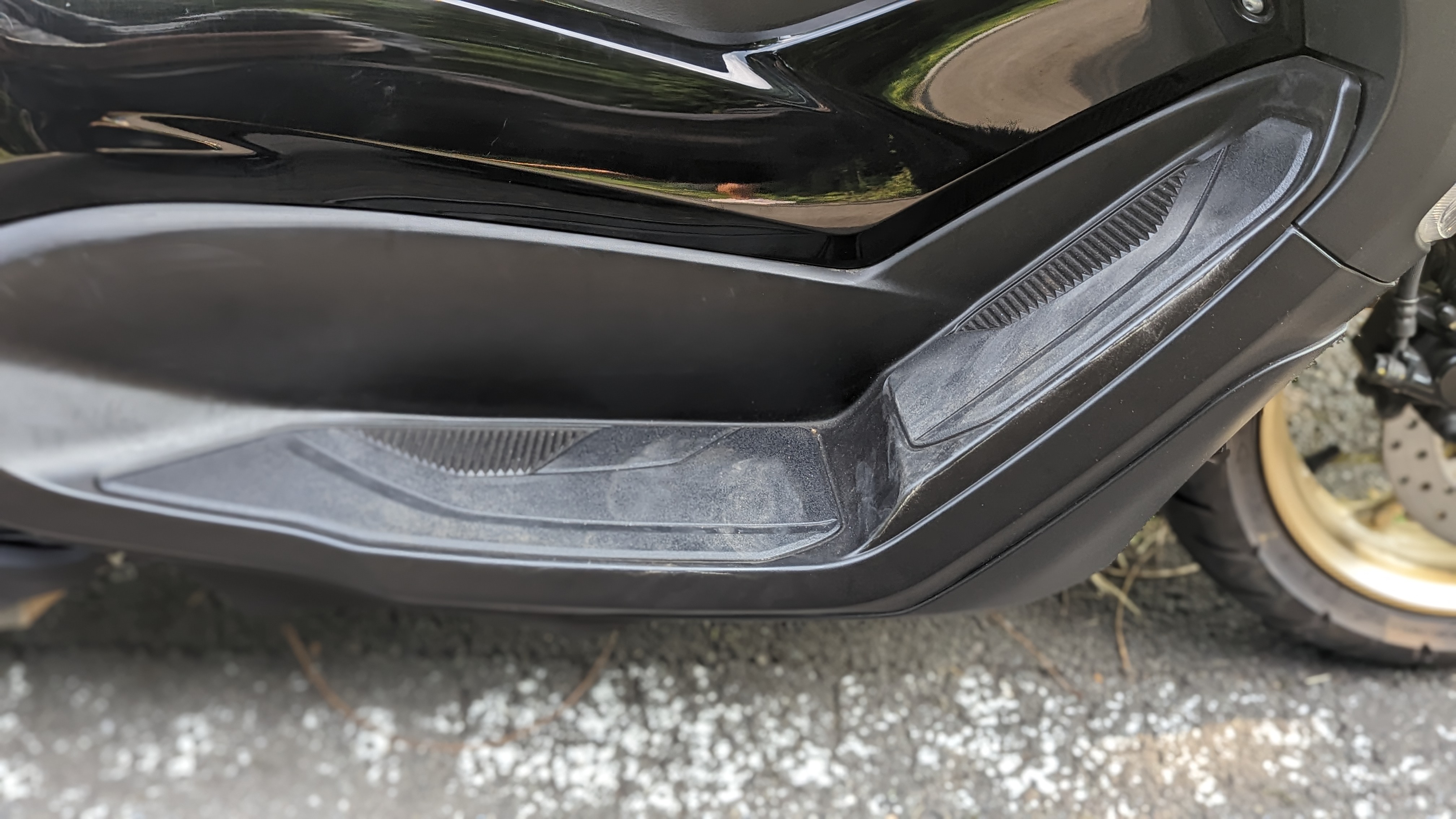nmax155_2023_footboard_002