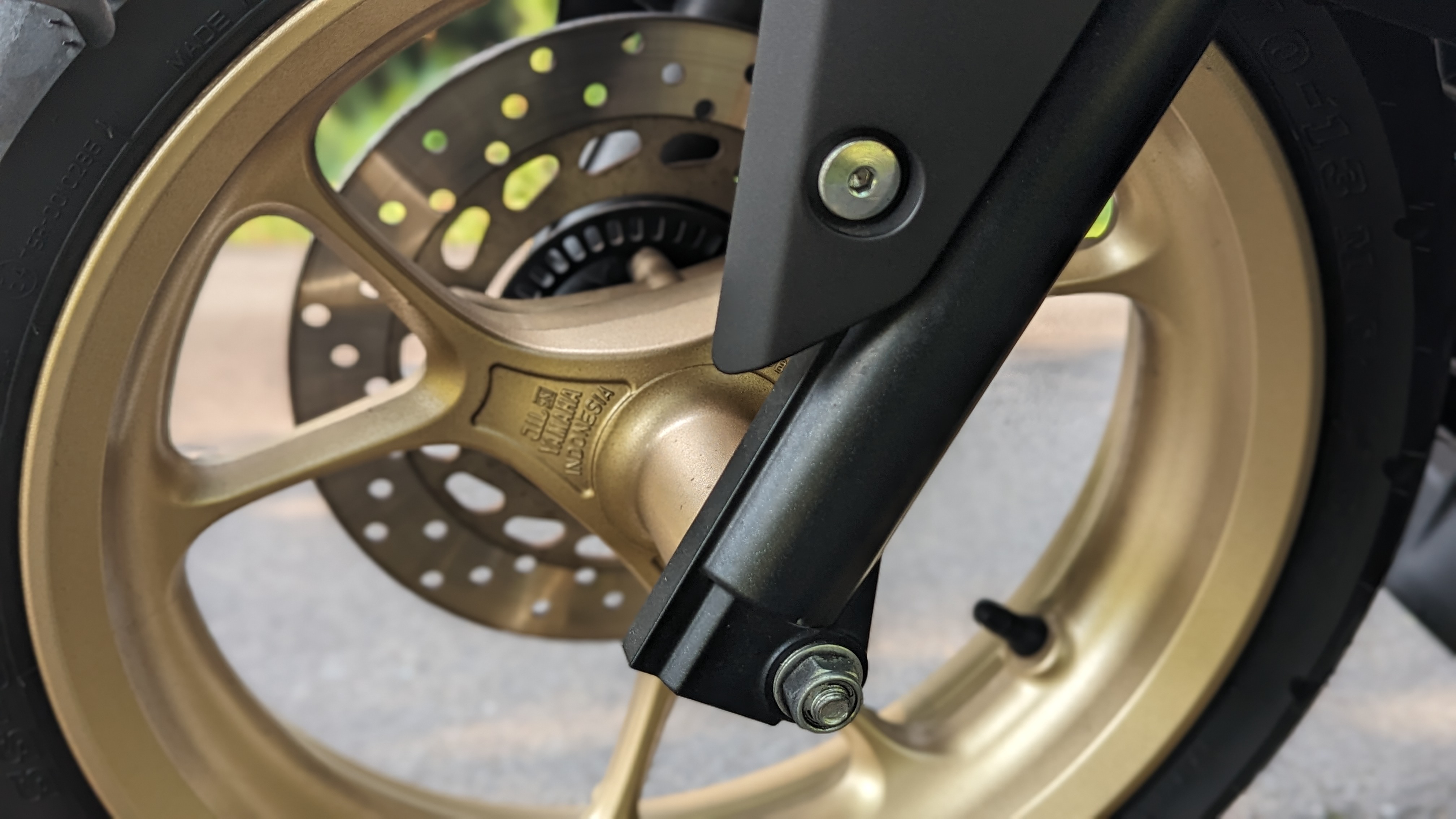 nmax155_2023_frontwheel_001