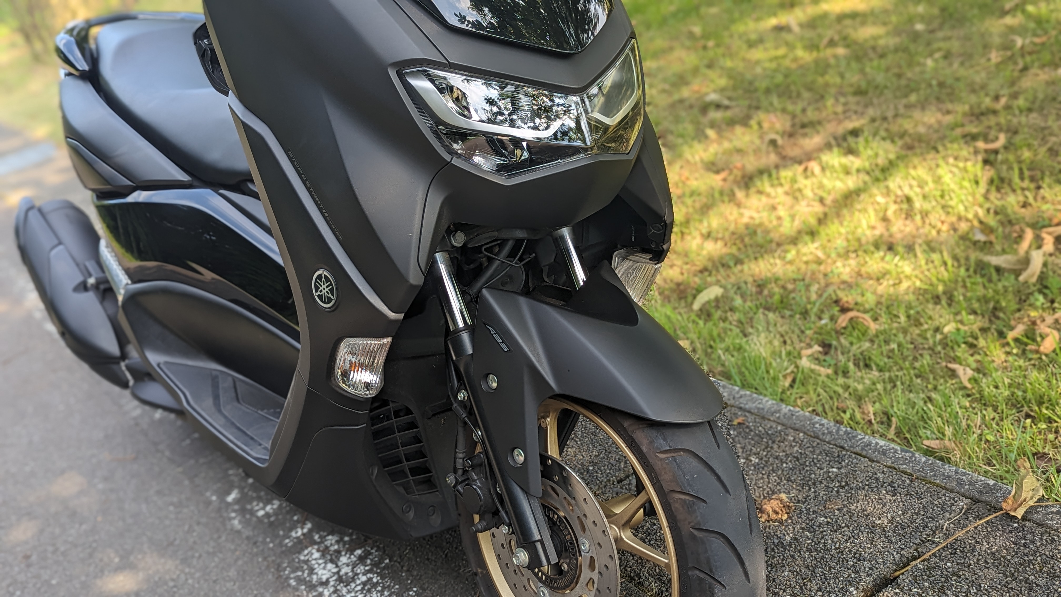 nmax155_2023_headlight_002