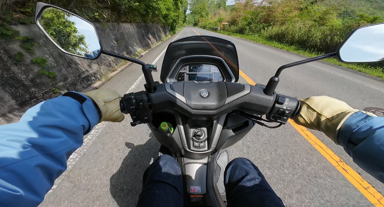 nmax155_2025_cockpit_002