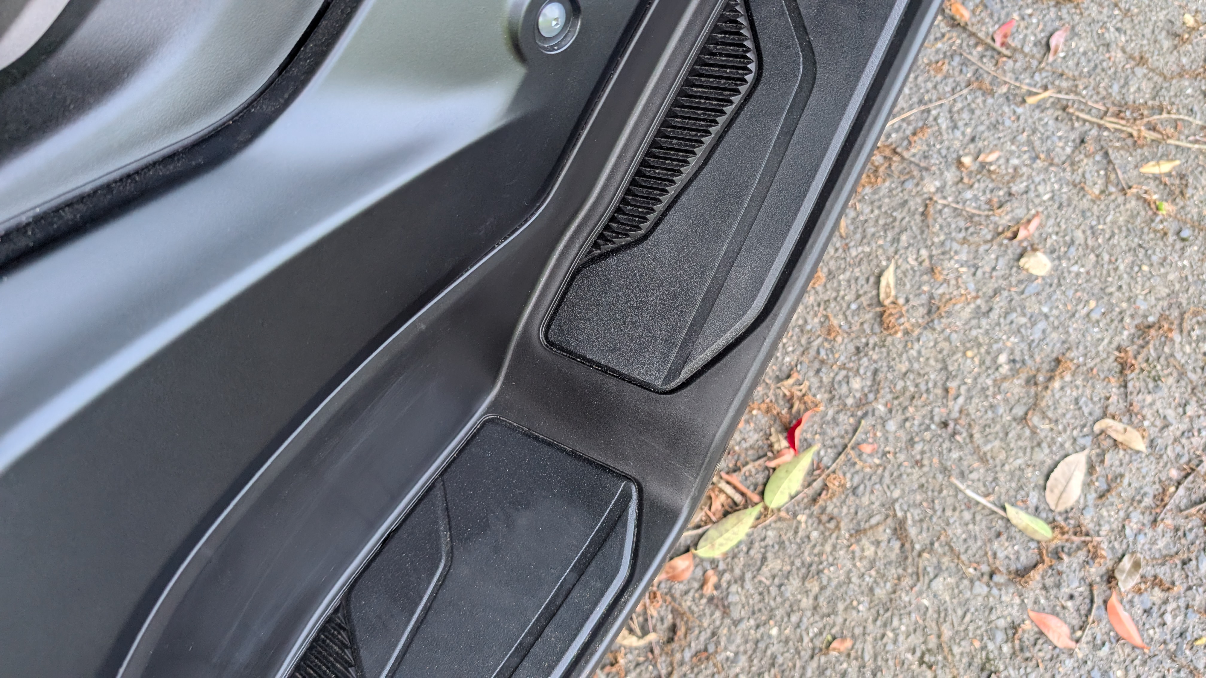 nmax155_2025_footboard_002