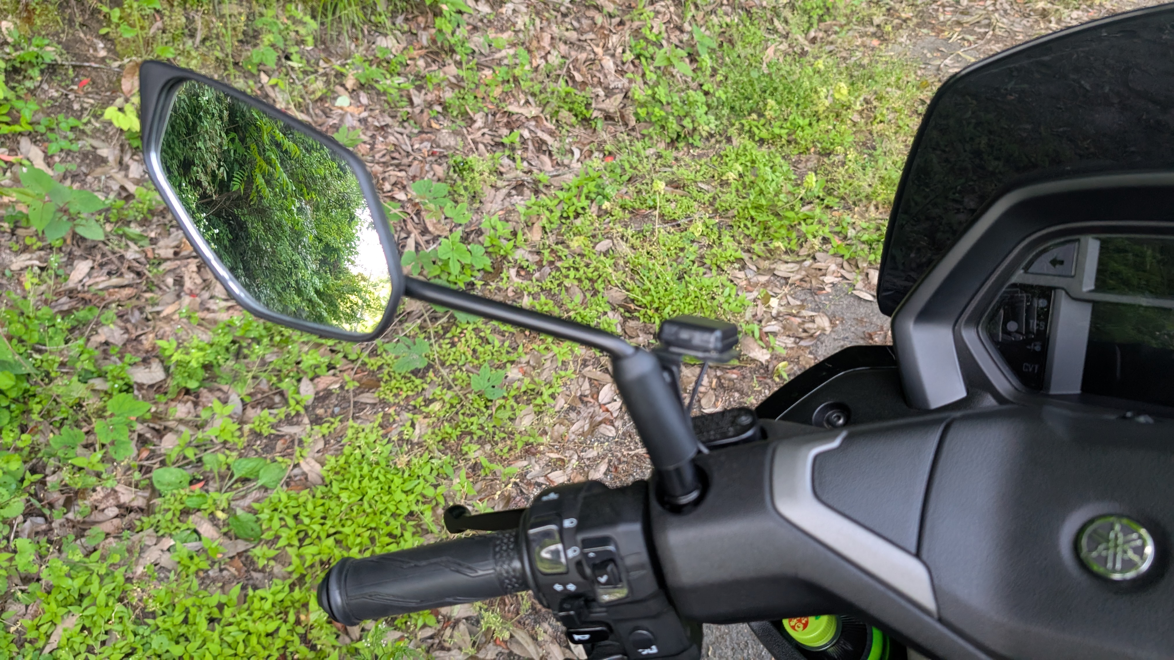 nmax155_2025_rearviewmirror_001