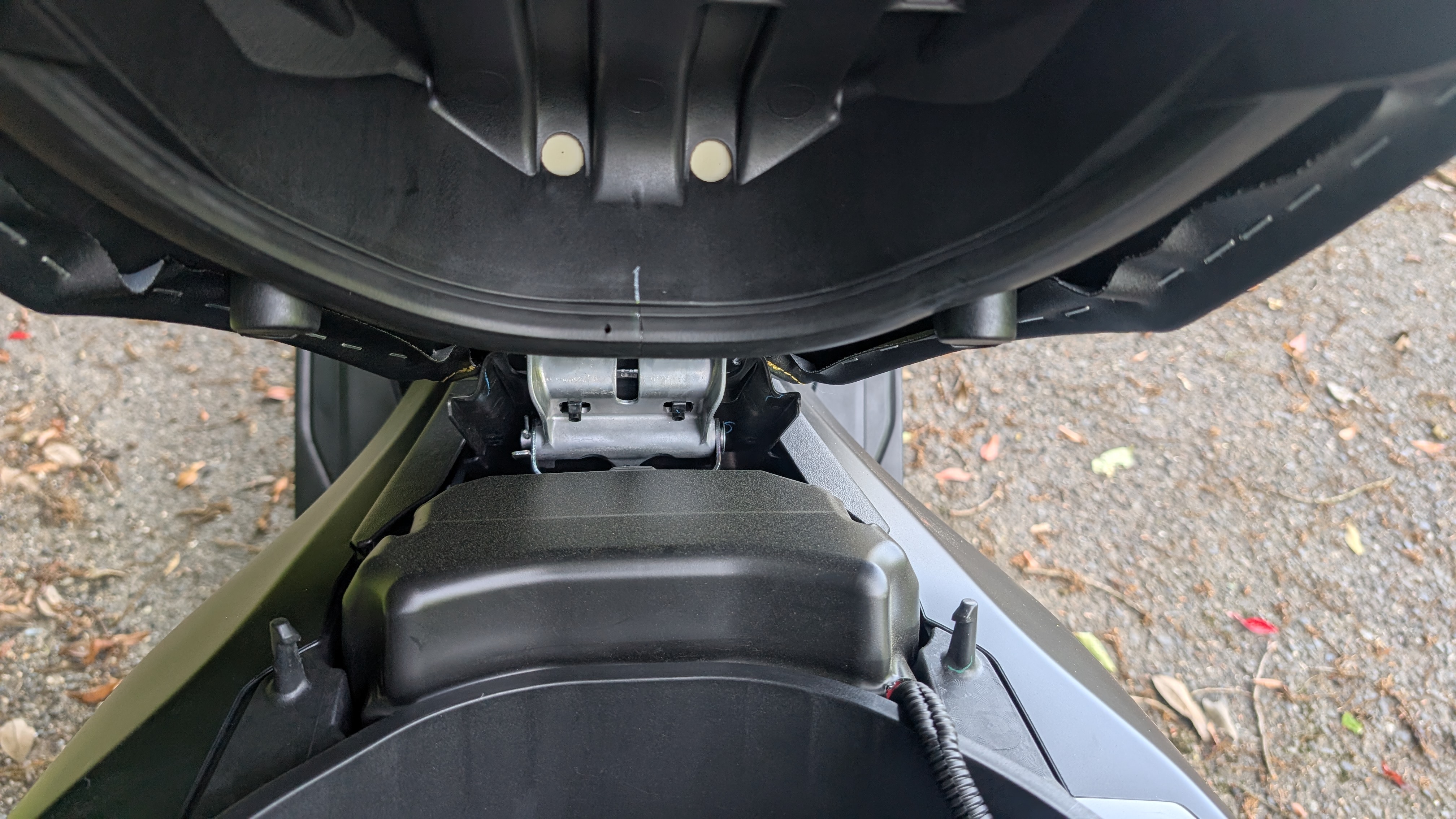 nmax155_2025_underseatstorage_002