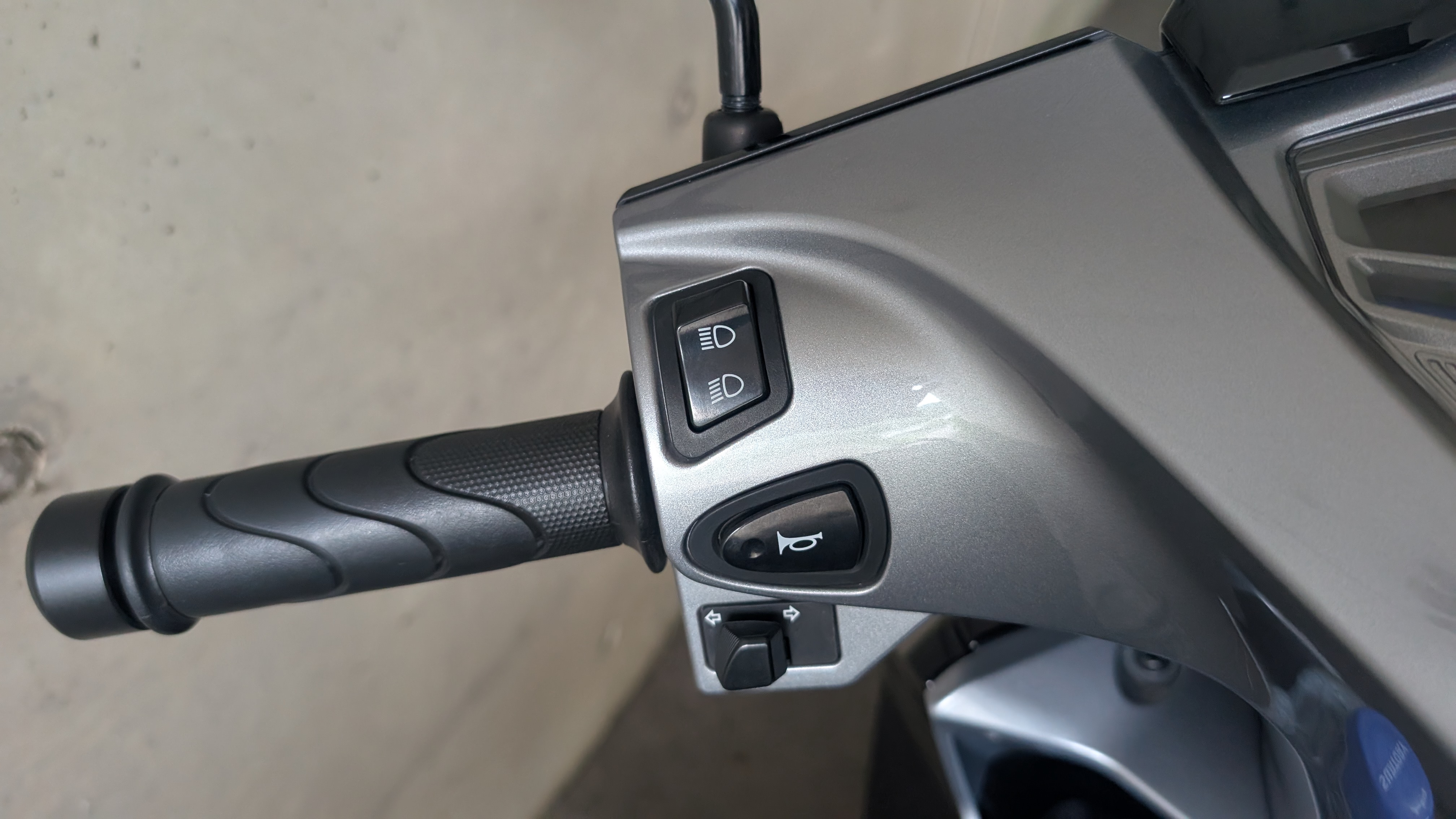 wave125i_handlebar_001