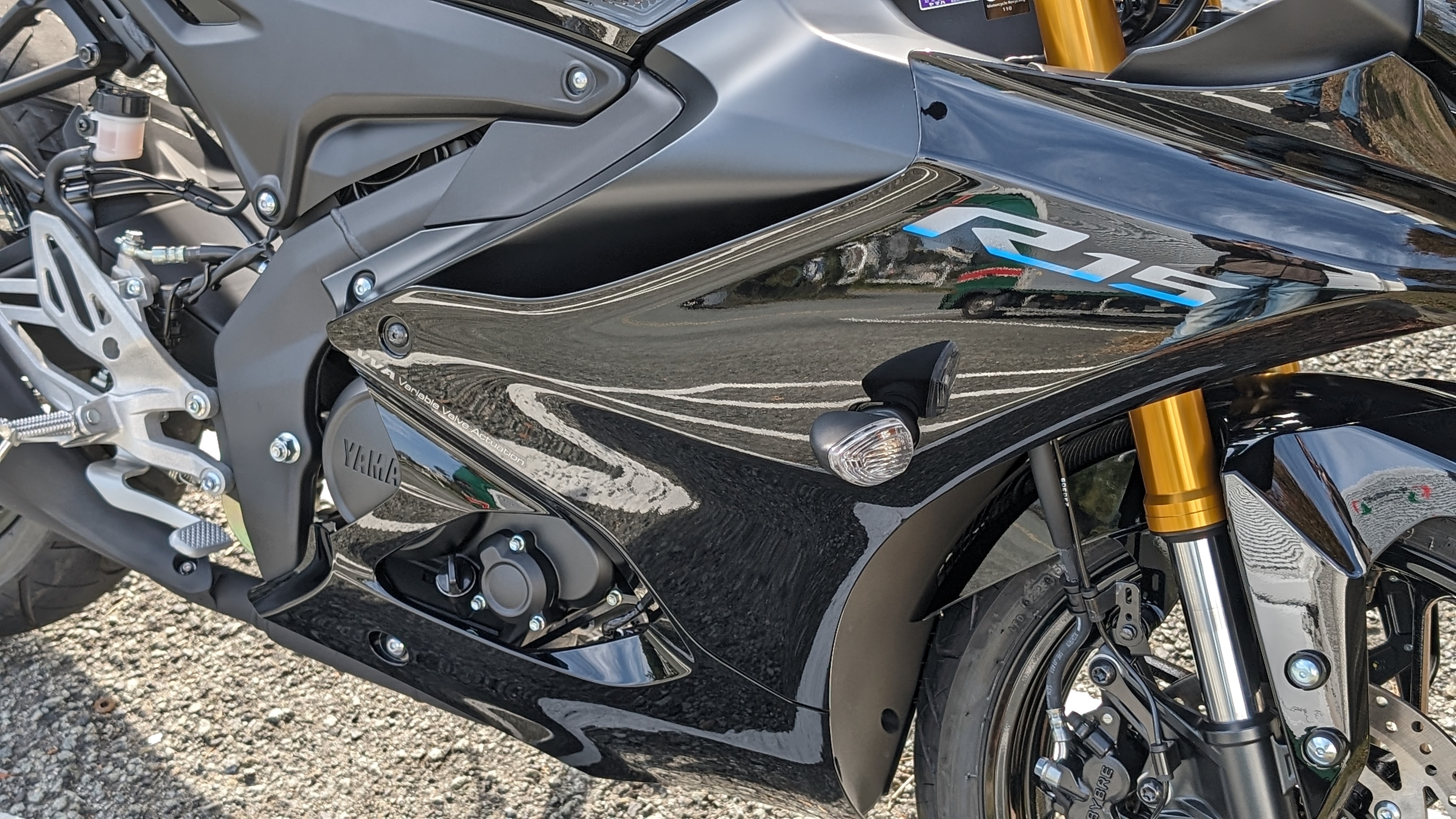 yzf-r15_PXL_20231109_020806256.PORTRAIT.ORIGINAL