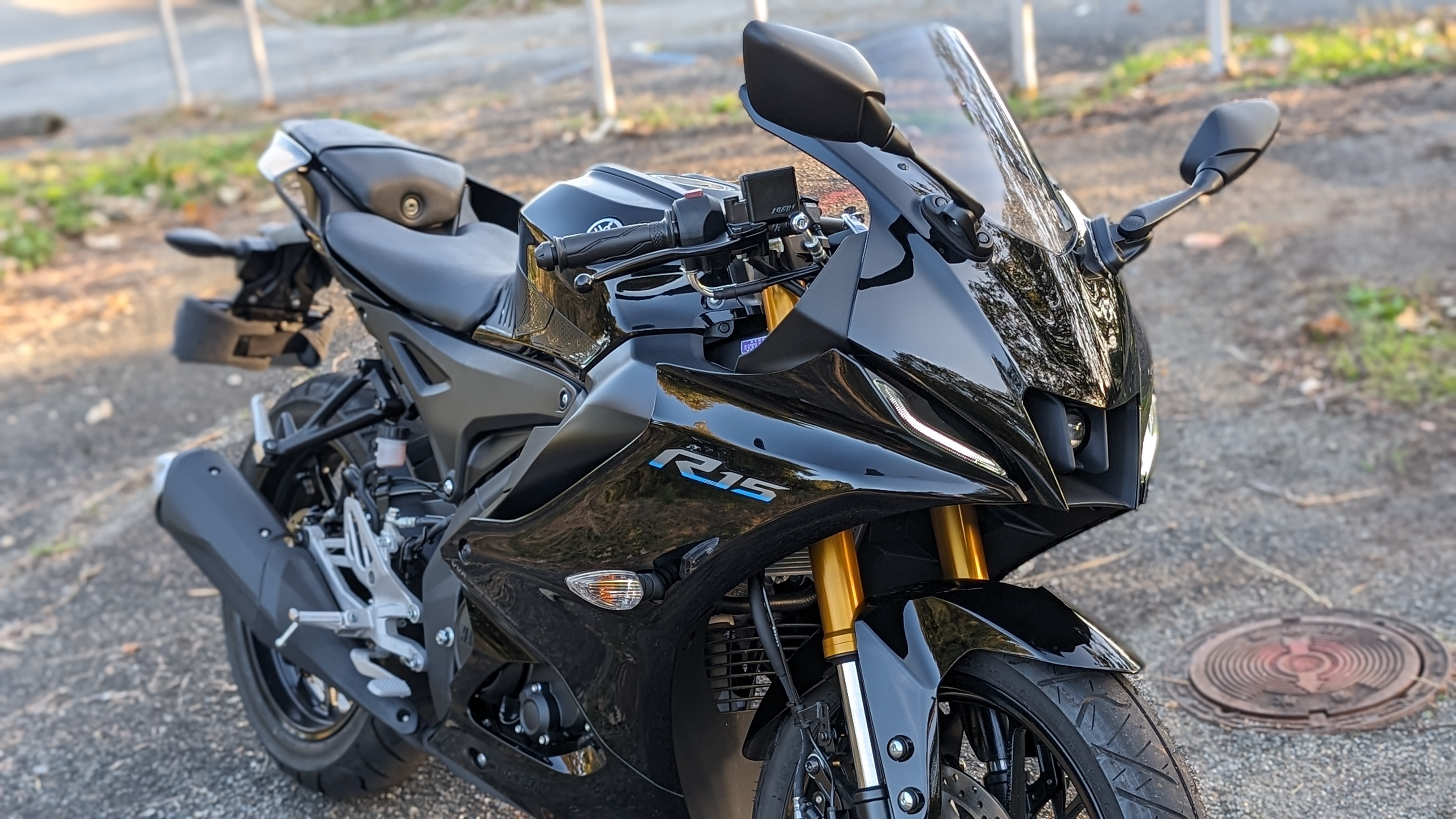 yzf-r15_PXL_20231109_070038868.PORTRAIT