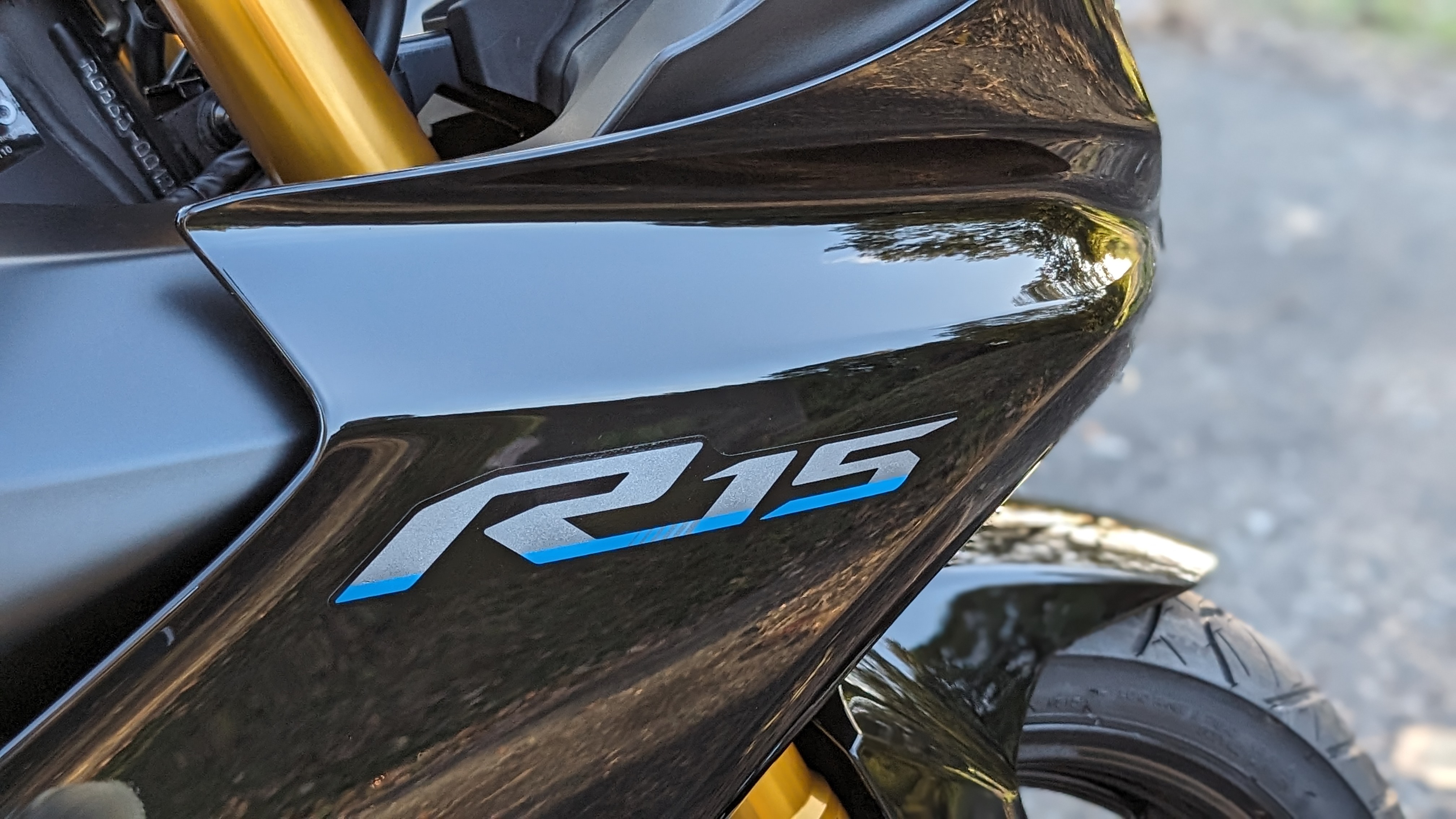 yzf-r15_PXL_20231109_070100825.PORTRAIT