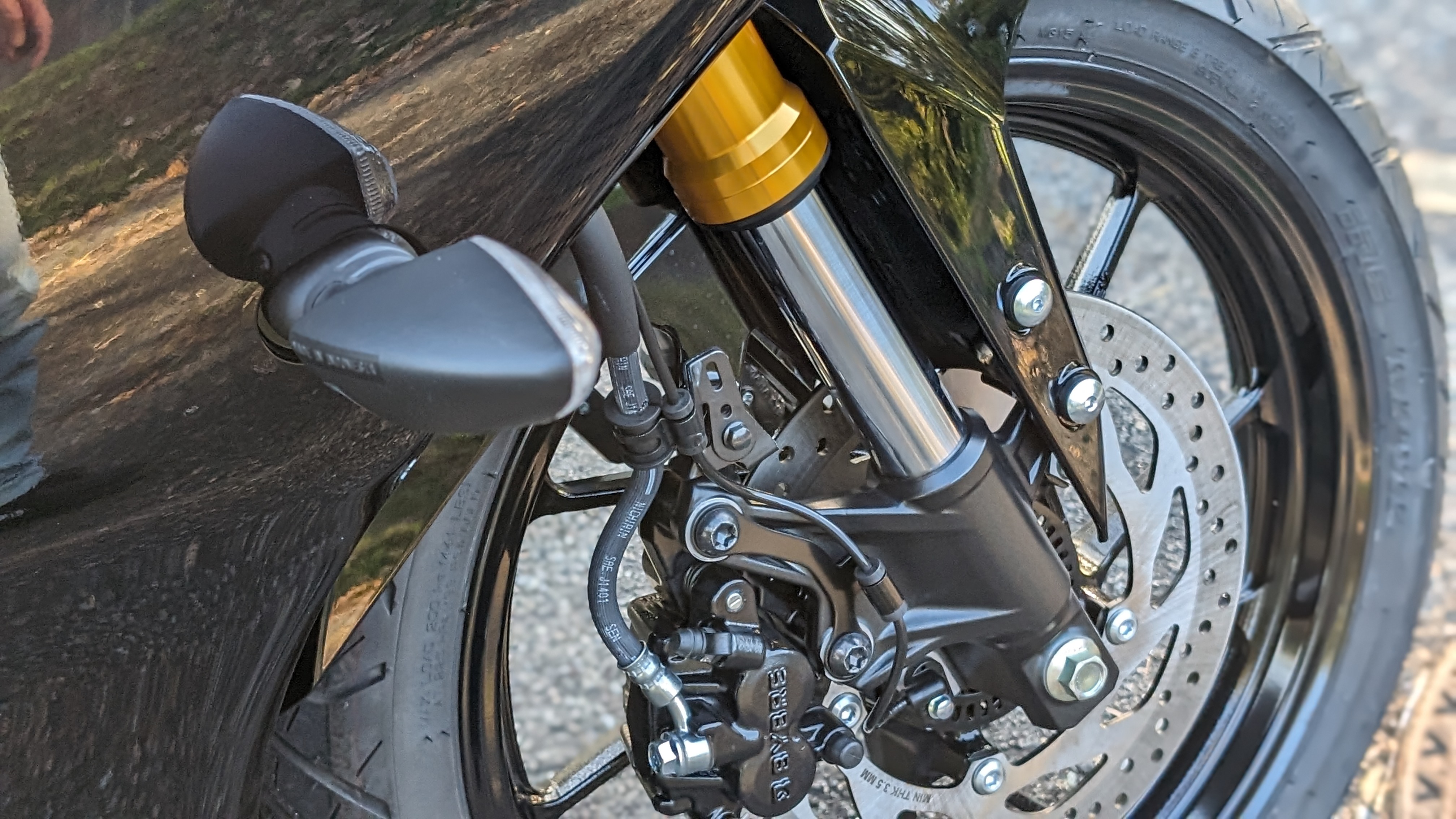yzf-r15_PXL_20231109_070102265.PORTRAIT