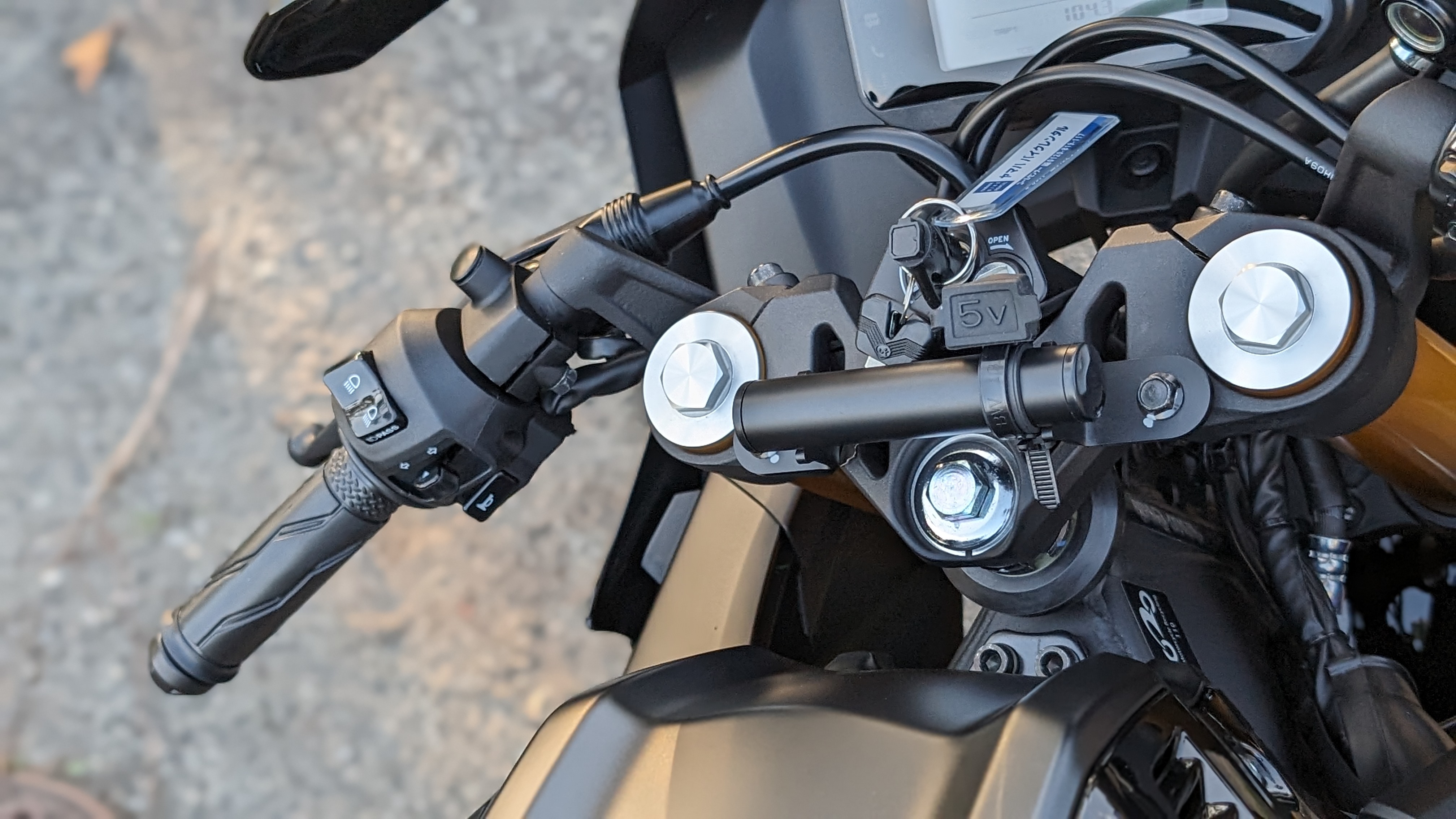 yzf-r15_PXL_20231109_070155579.PORTRAIT